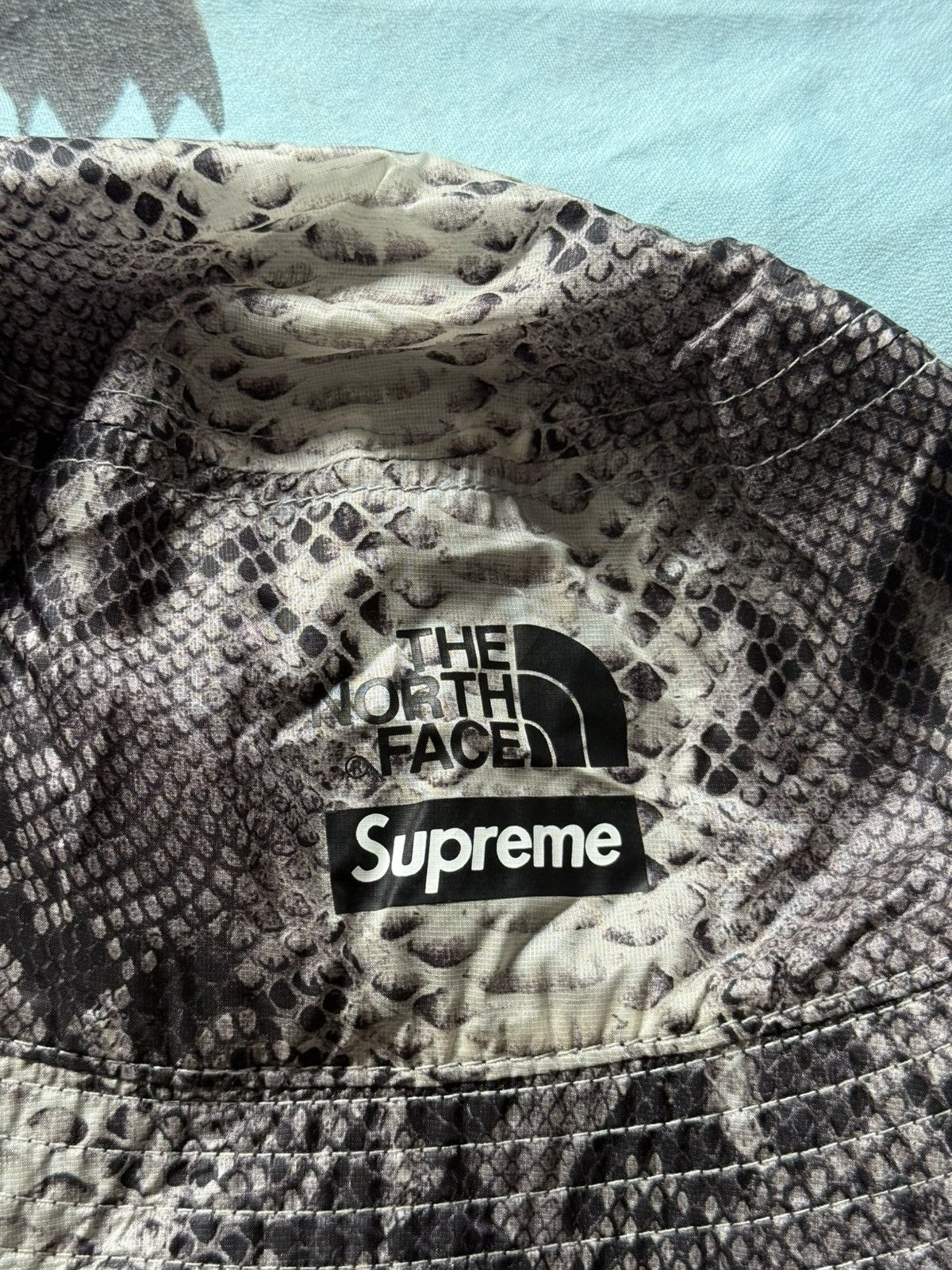 Supreme × The North Face Supreme the north face snakeskin packable reversible crusher Size ONE SIZE - 3 Thumbnail