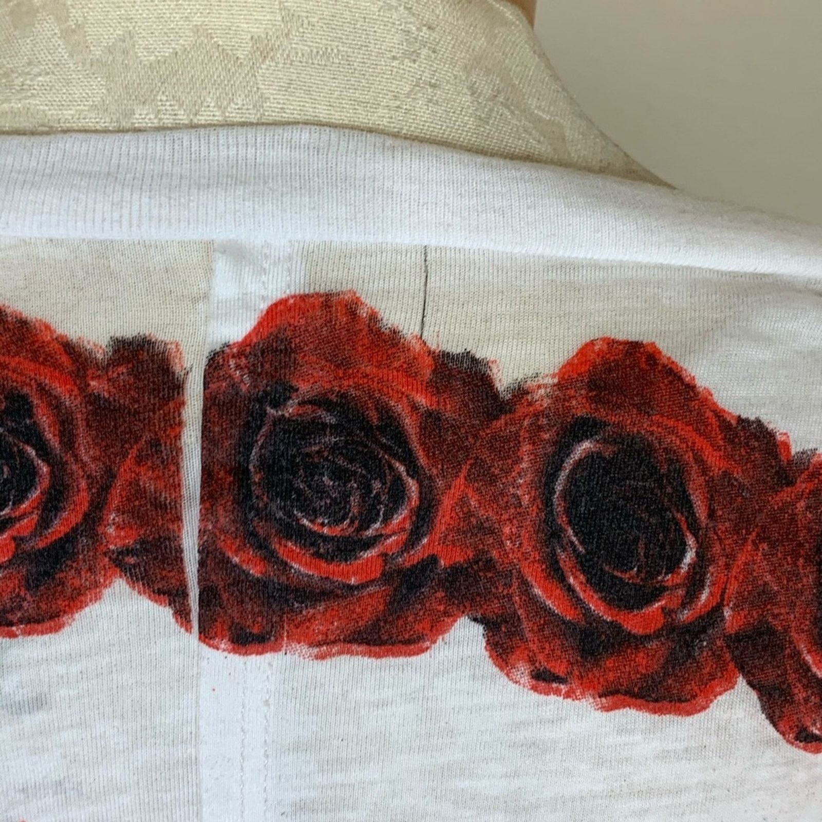 Chaser Brand Chaser V Neck Rose Print Tunic T Shirt White Red Small Size S / US 4 / IT 40 - 7 Thumbnail