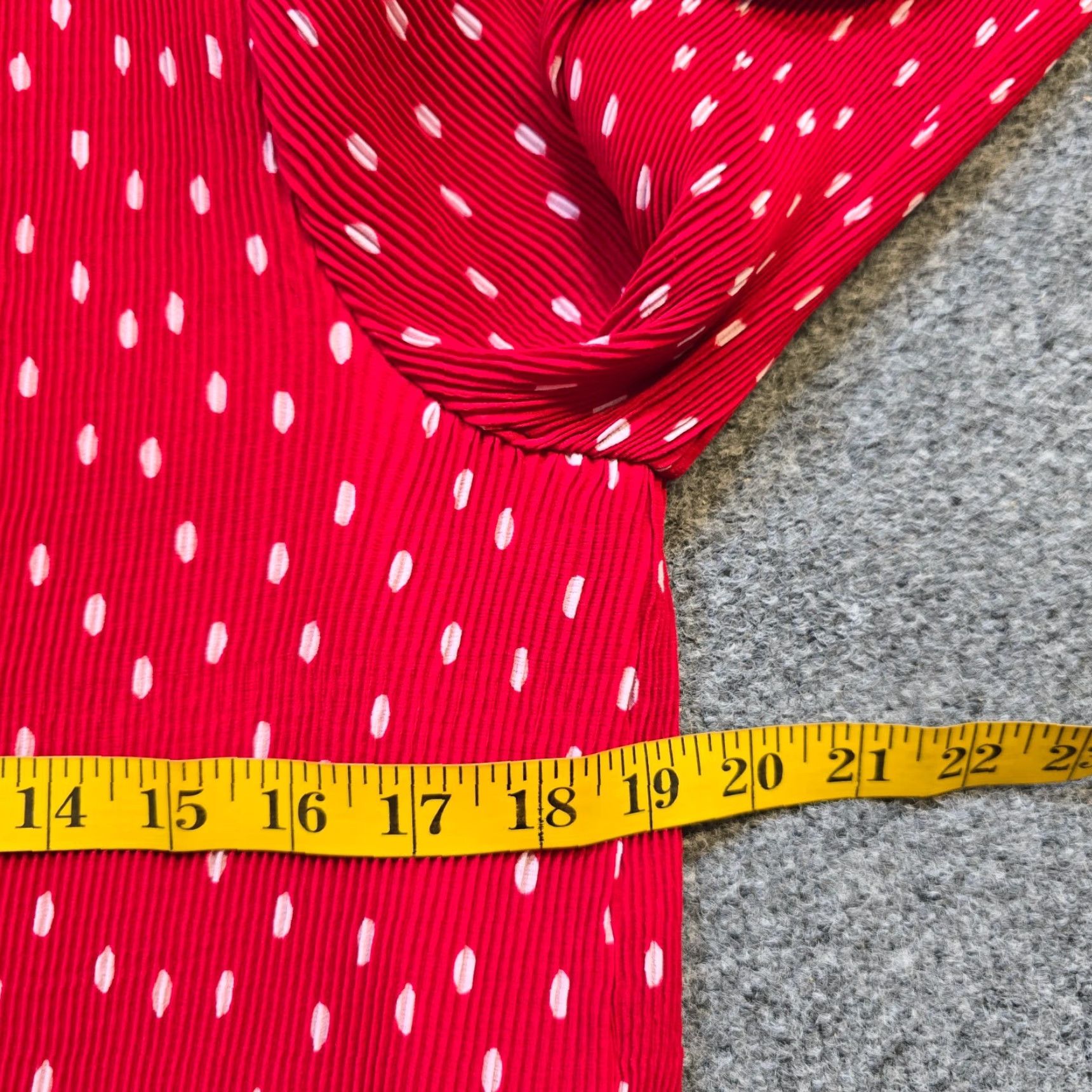 J.Crew J.CREW Blouse Womens Medium Red Polka Dot Pleated Long Sleeve Casual Holiday Career Shirts Size M / US 6-8 / IT 42-44 - 5 Thumbnail