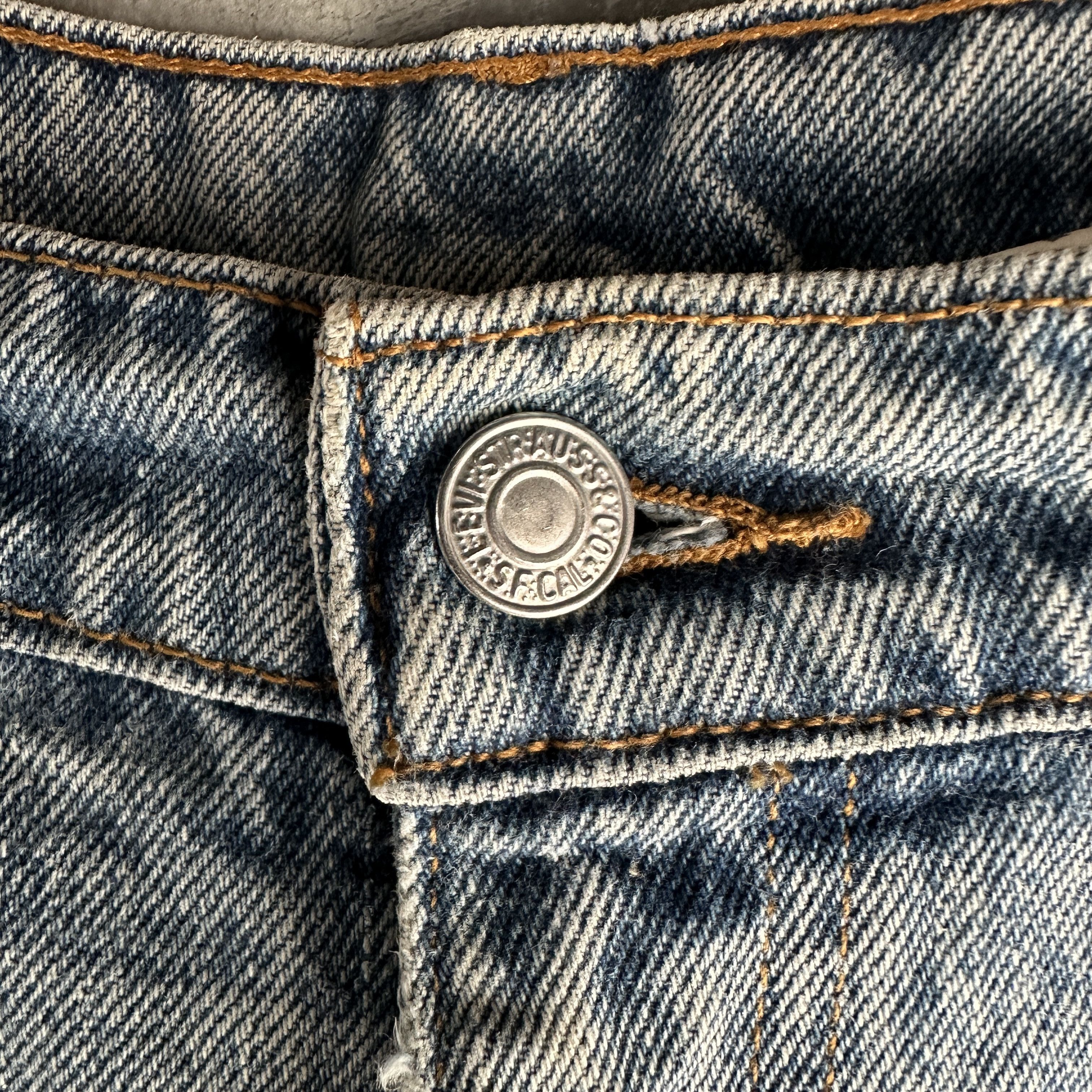 Levi's Vtg Levis 550 Jeans Mens 90s Relaxed Stonewash Denim Baggy Size US 36 / EU 52 - 4 Thumbnail
