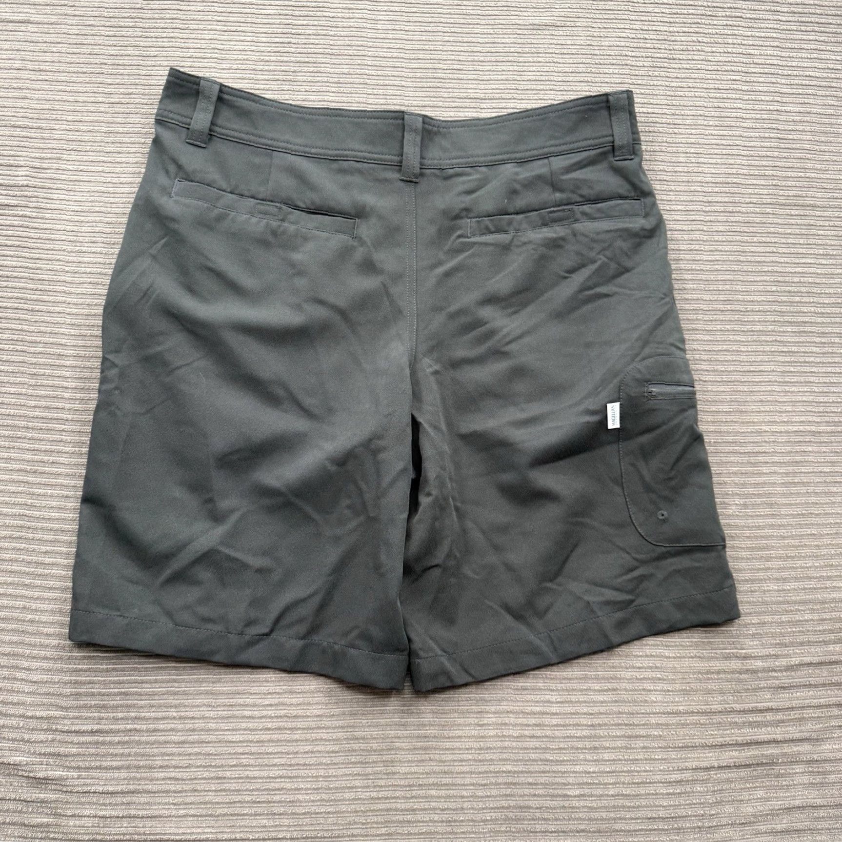 Vintage Magellan Cargo Shorts Men 34 Black Polyester Water Repellent Outdoors Cargo Pocket Casual Travel Regular Inseam 9 Size US 34 / EU 50 - 2 Thumbnail