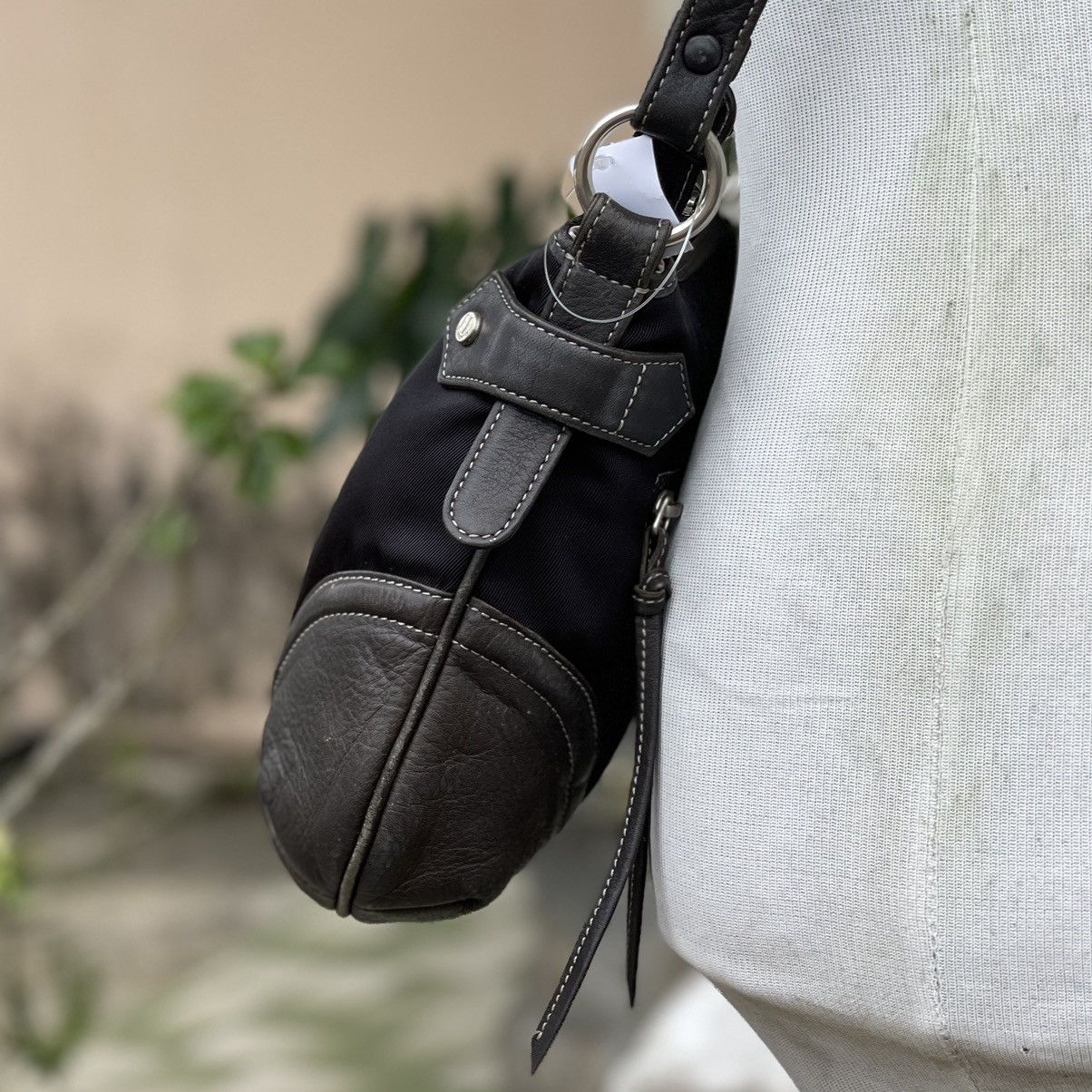 Japanese Brand × Ungaro Paris U by Ungaro Unisex Black Crossbody Trim by Leather Size ONE SIZE - 3 Thumbnail