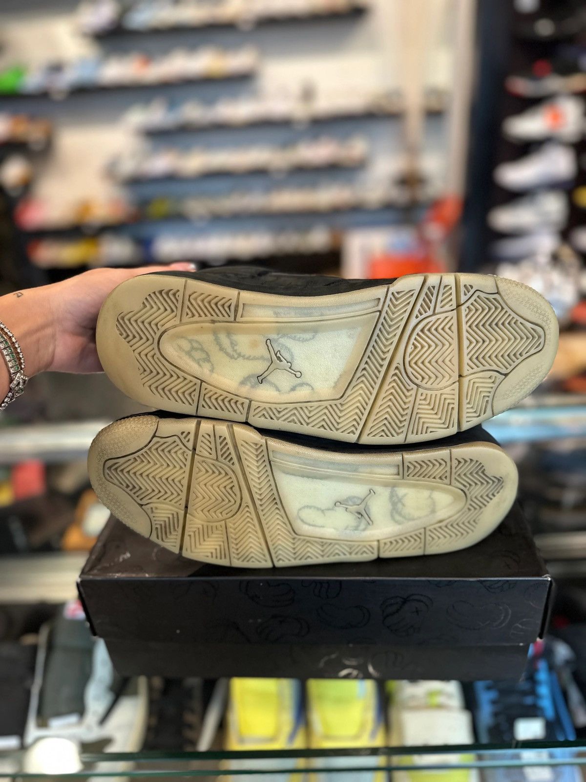 Jordan Brand × Kaws Jordan 4 Retro Kaws Black Clean OG Size 10.5 Size US 10.5 / EU 43-44 - 5 Thumbnail