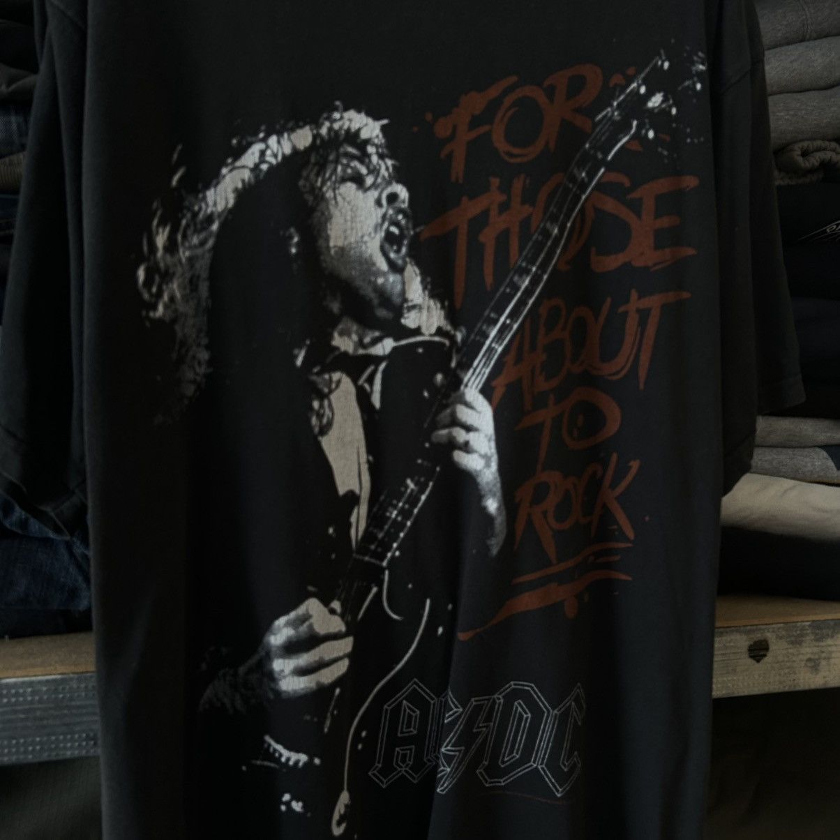 AC/DC Vintage AC/DC 2004 We Salute You Rock Band black tee size M Size US M / EU 48-50 / 2 - 2 Thumbnail