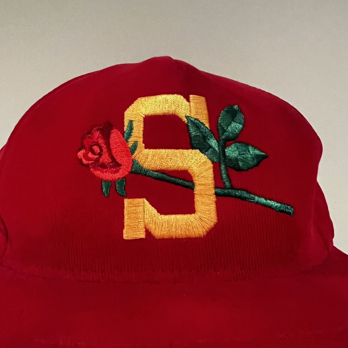 Supreme Supreme Rose S Logo snapback red Size ONE SIZE - 6 Thumbnail