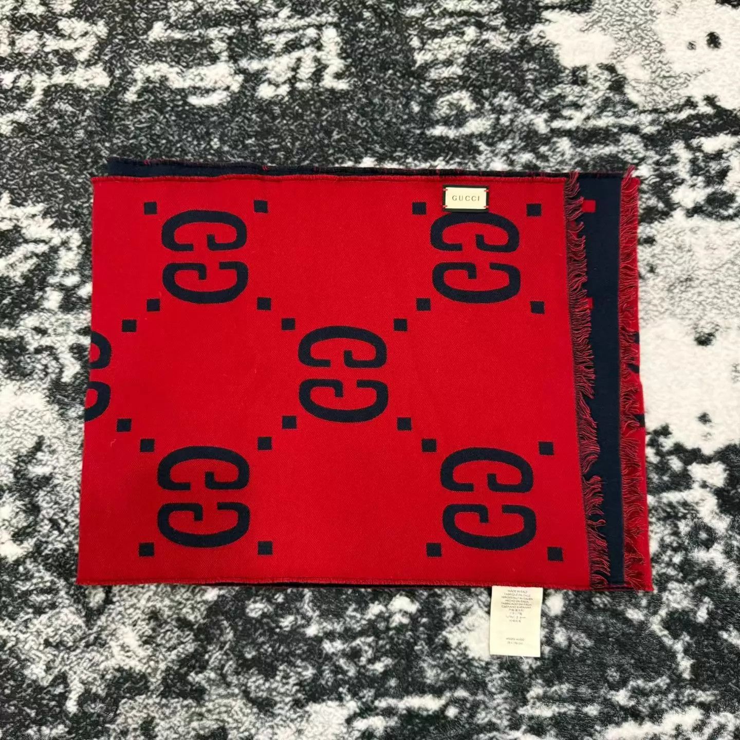Gucci Gucci GG Red Wool Shawl Scarf Like New Size ONE SIZE - 1 Thumbnail