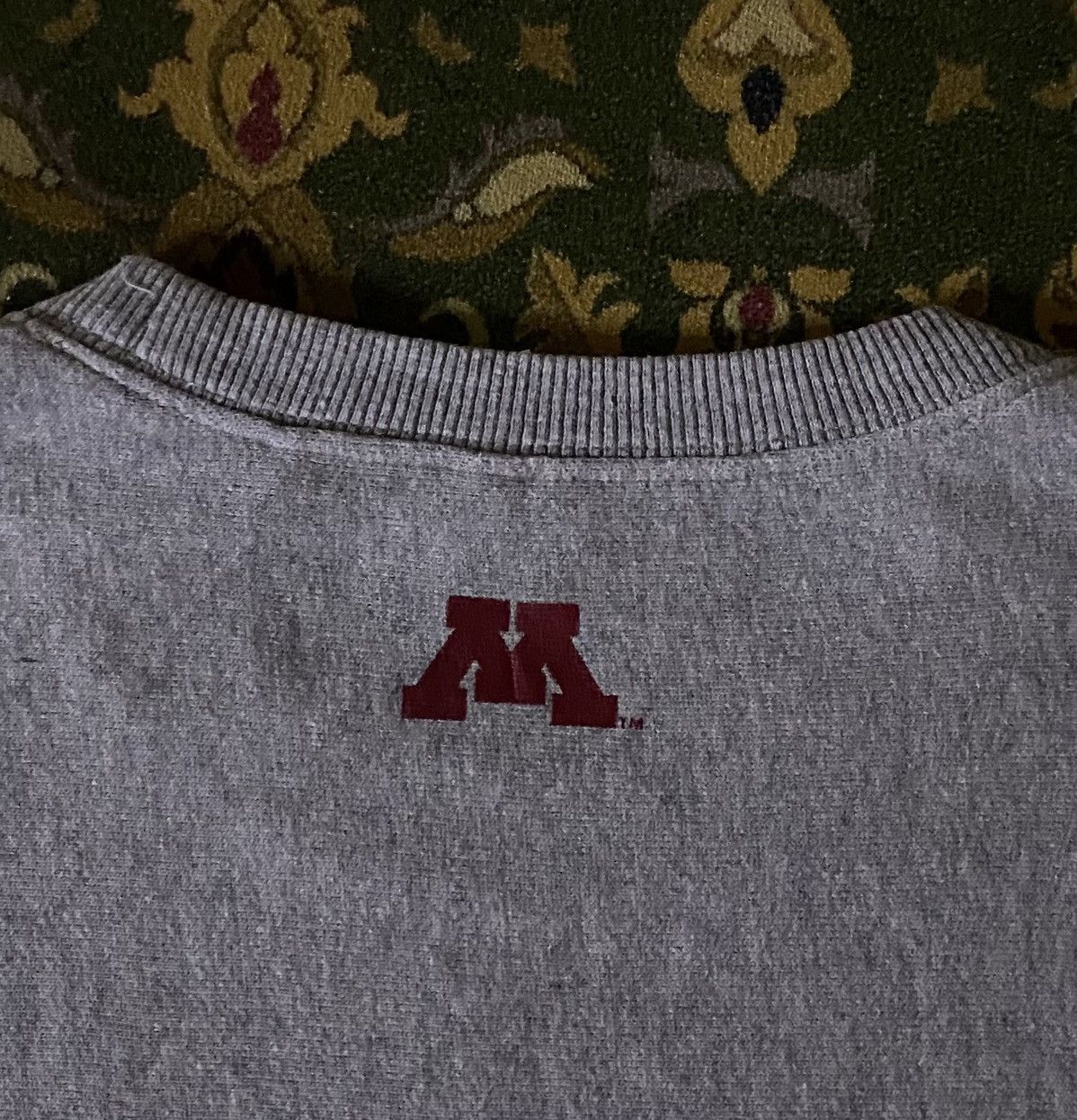 Japanese Brand × Vintage UNIVERSITY OF MINNESOTA X Gu Big Logo Sweatshirt Size US M / EU 48-50 / 2 - 4 Thumbnail