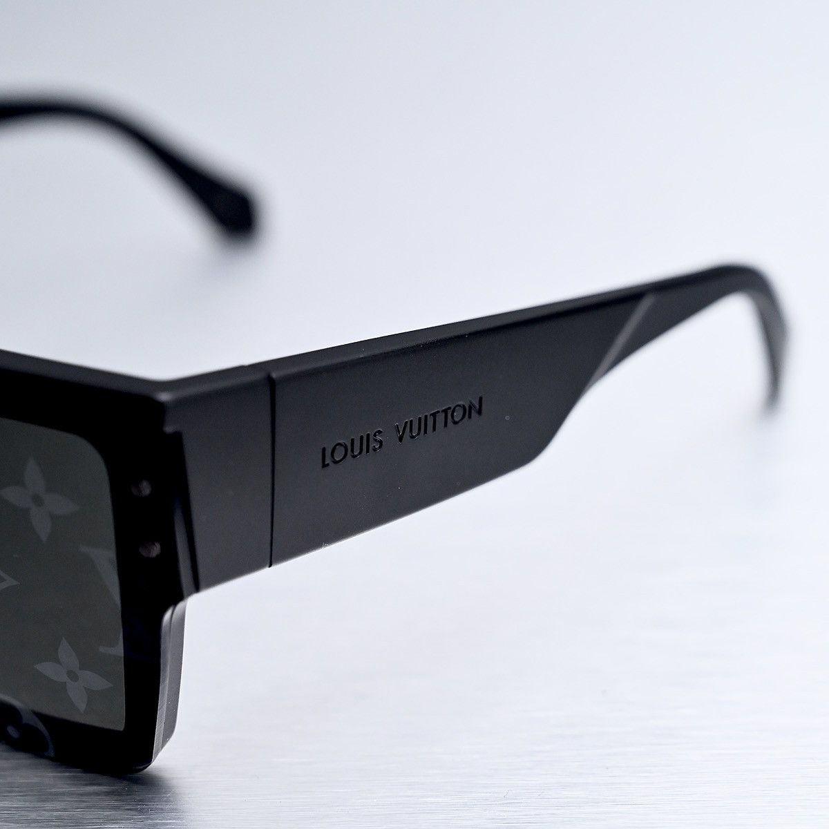 Louis Vuitton LOUIS VUITTON MONOGRAM BLACK SUNGLASSES Size ONE SIZE - 3 Thumbnail