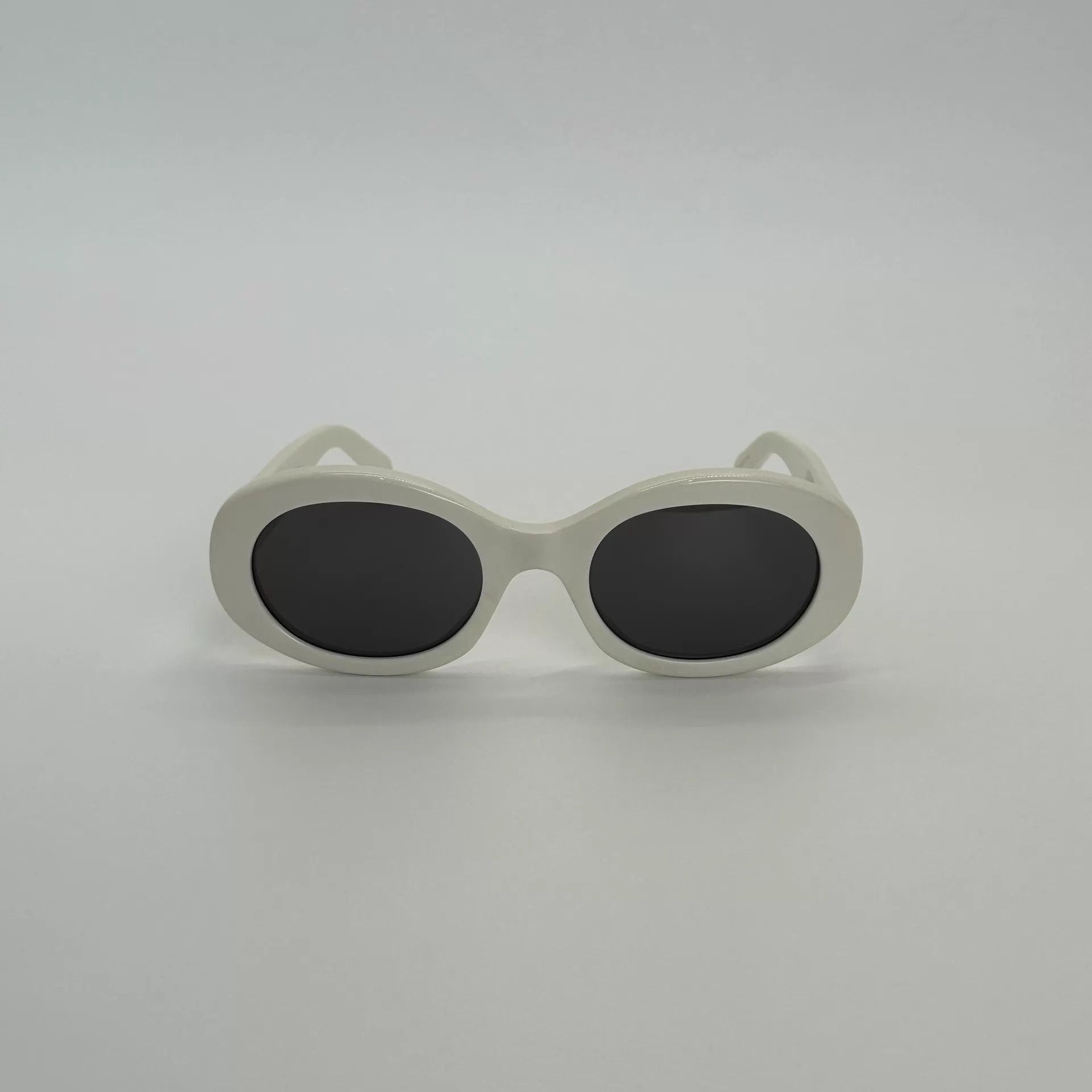 Celine Celine White Shades Vintage Triomphe Logo Zhao Lusi HB6924 Size ONE SIZE - 2 Thumbnail