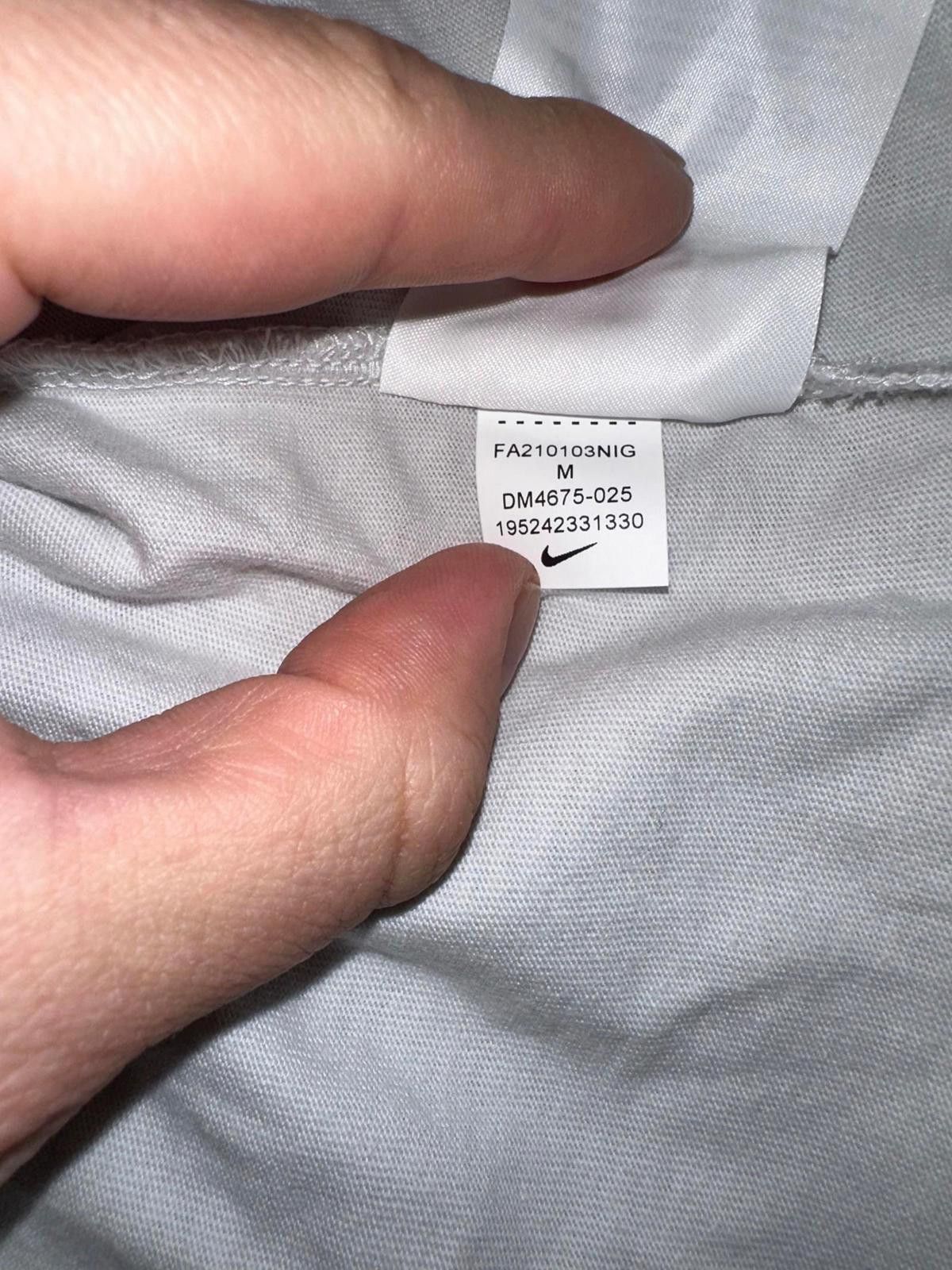 Nike Nike Sportswear Repeat Short Sleeve T-Shirt Sample Size US M / EU 48-50 / 2 - 7 Thumbnail