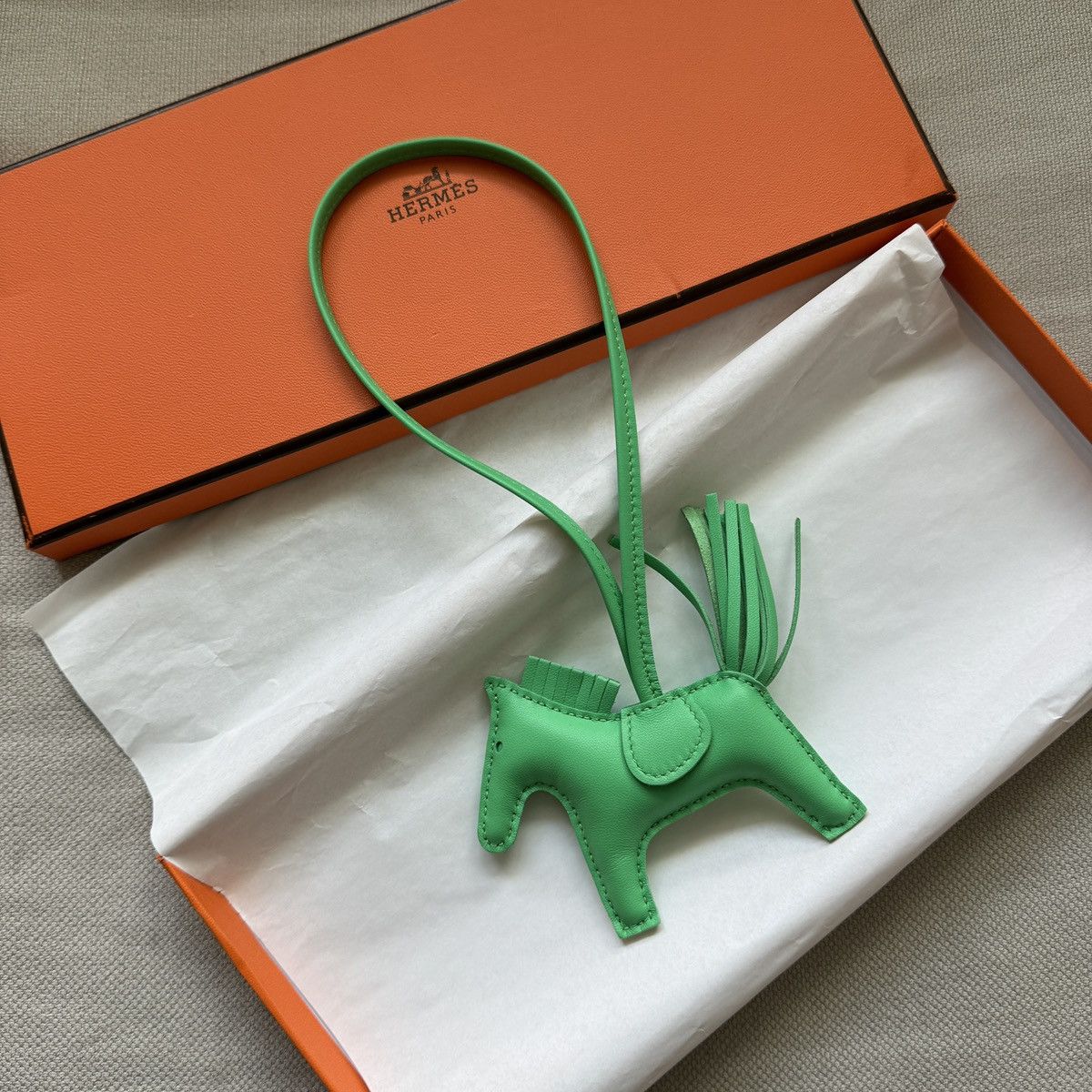 Hermes Hermes Rodeo Leather Bag Charm PM Vert Comics Size ONE SIZE - 1 Thumbnail