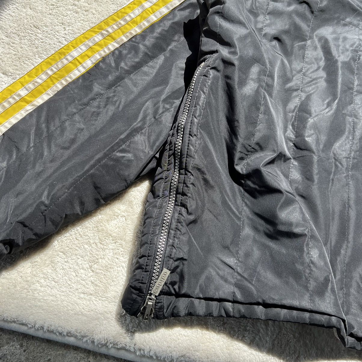 Adidas × Japanese Brand × Vintage Vintage Adidas Reversible Puffer Jacket Size US M / EU 48-50 / 2 - 6 Thumbnail
