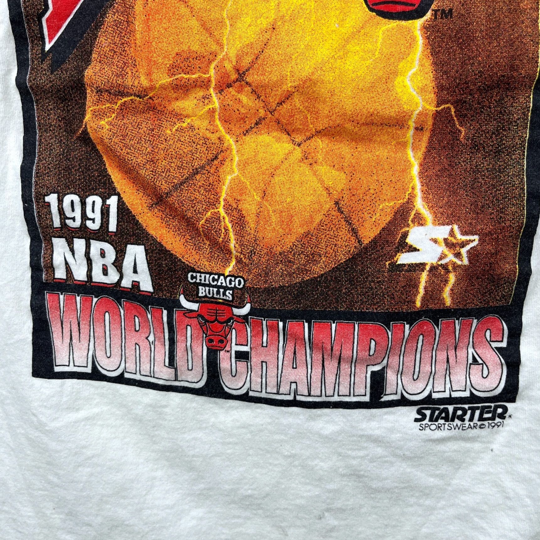 Starter VINTAGE Chicago Bulls Starter T-Shirt Large 1991 90s White Mens Shirt) Size US L / EU 52-54 / 3 - 5 Thumbnail