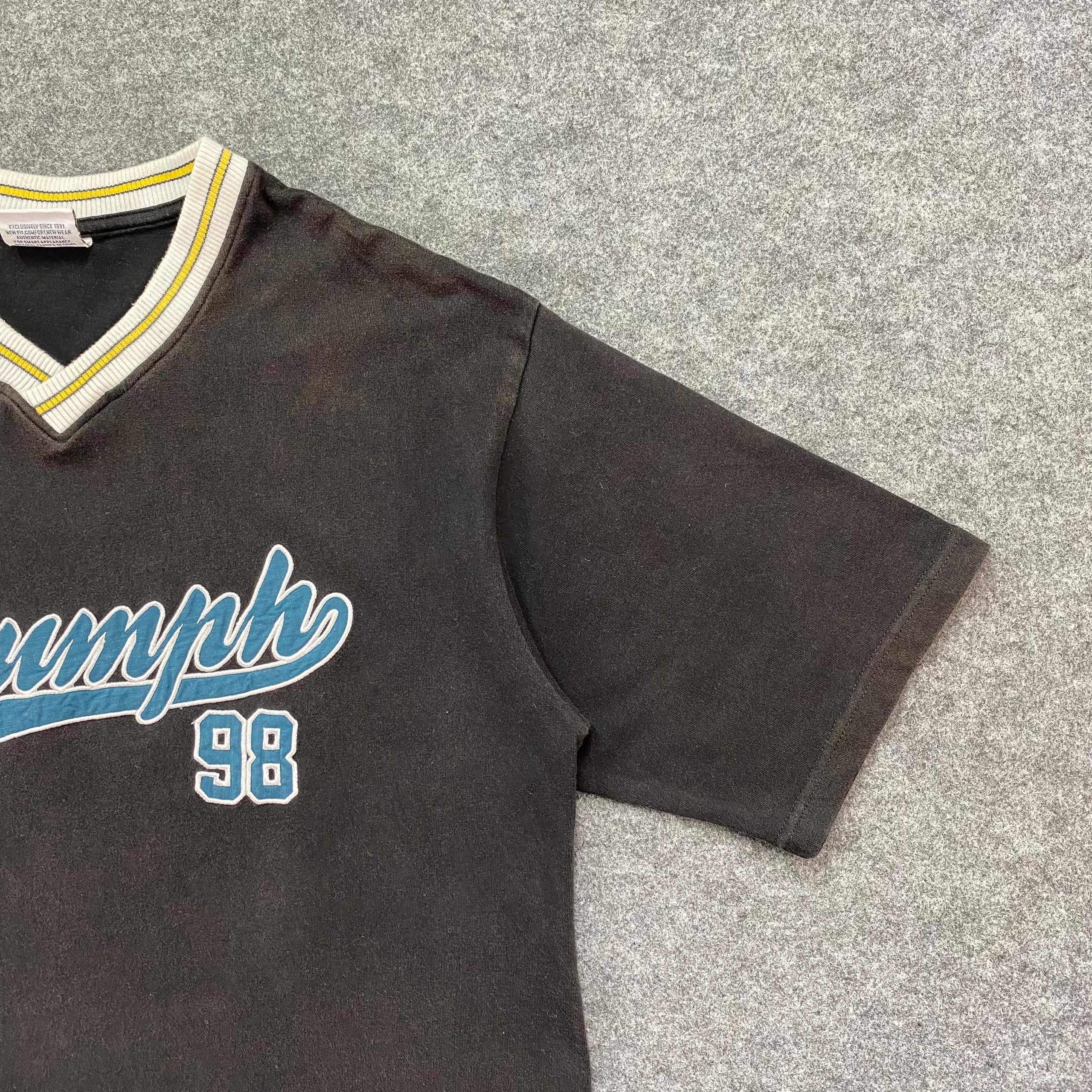 Japanese Brand Vintage Triumph 98 Motorcycles Racing Tshirt Size US M / EU 48-50 / 2 - 8 Thumbnail
