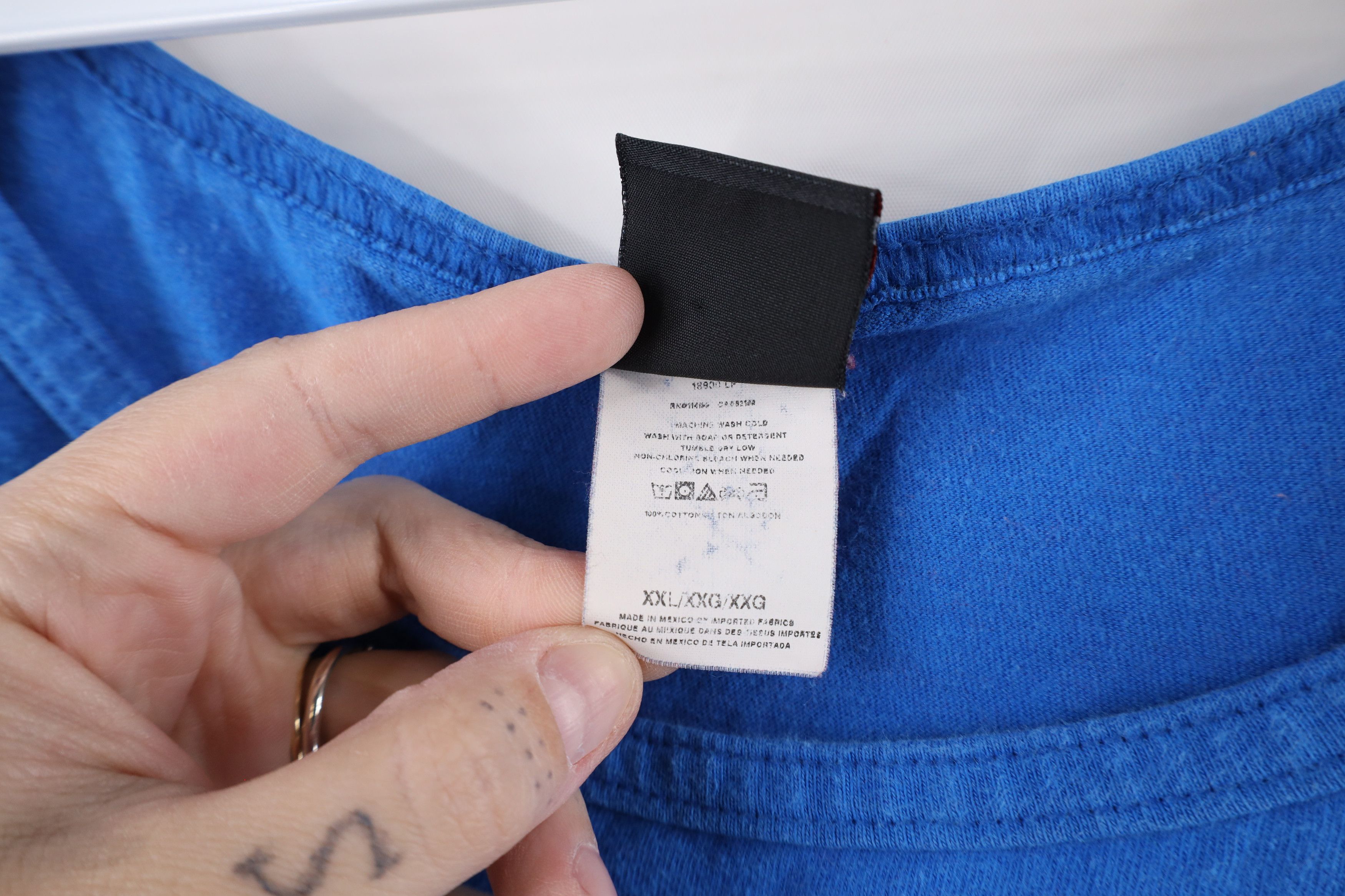 Quiksilver × Vintage Vintage 90s Quiksilver Surfing Logo Tank Top T-Shirt Blue Size US XXL / EU 58 / 5 - 6 Thumbnail