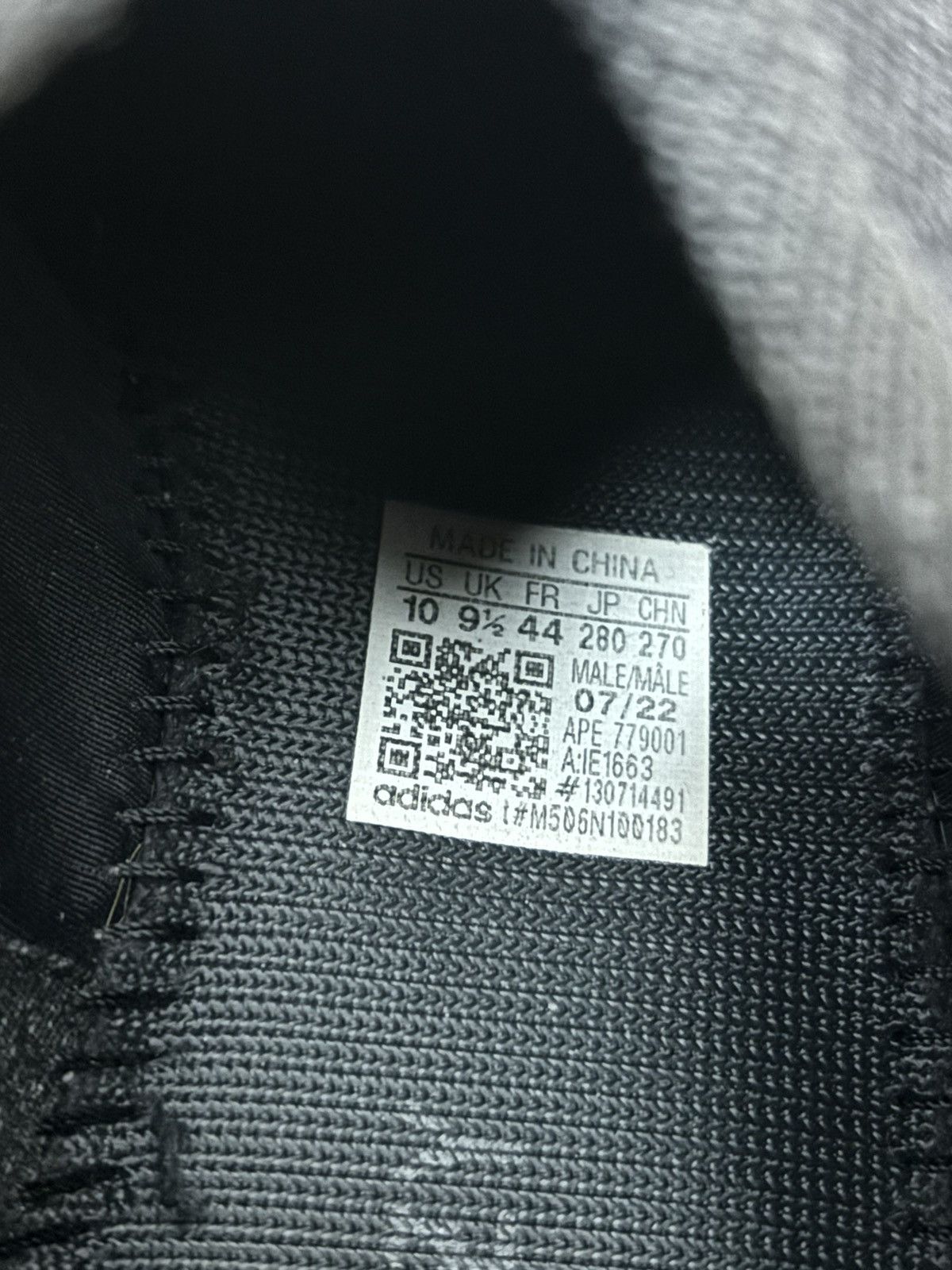Kanye West adidas Yeezy Knit RNR Runner Fade Onyx Size US 10 / EU 43 - 8 Thumbnail