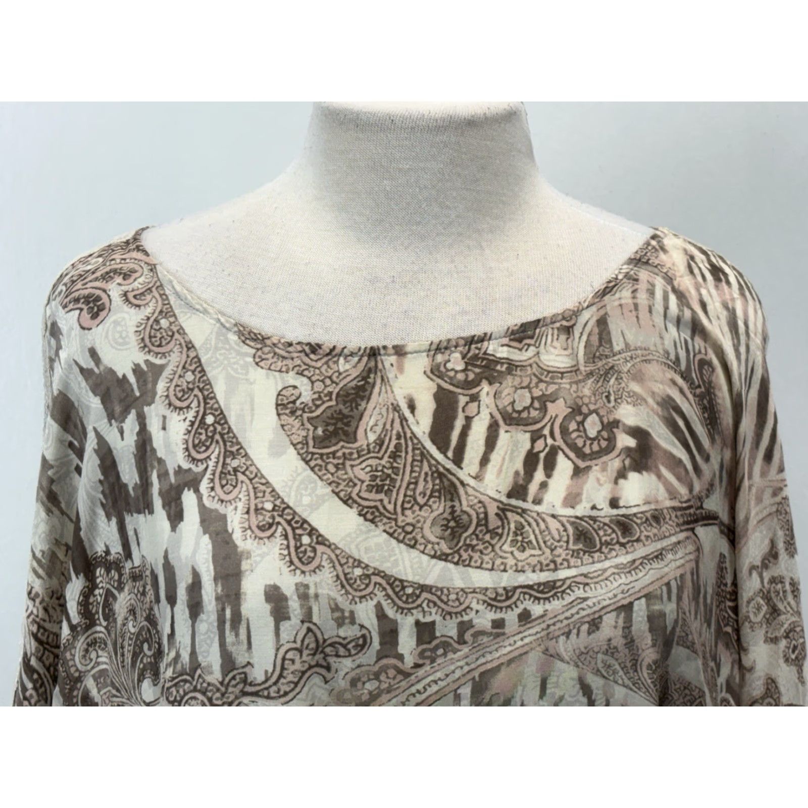 Vintage VINTAGE Chicos Tunic Shirt Kaftan Style Silk Blend Boat Neck L/XL Beige Swirl Pattern Women Size L / US 10 / IT 46 - 5 Thumbnail