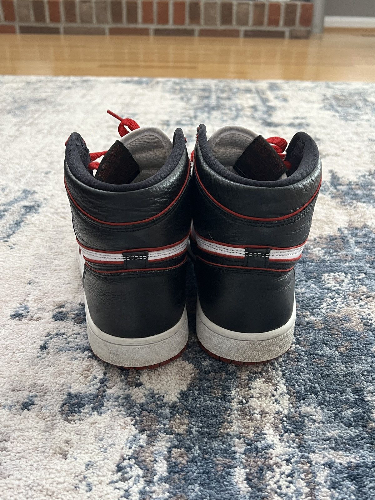 Jordan Brand Nike Air Jordan Retro 1 High OG Bloodline Size US 9 / EU 42 - 7 Thumbnail