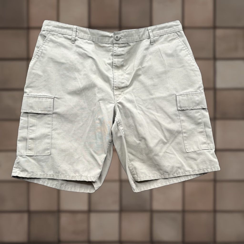Propper Propper Cargo Shorts Mens XL Brown Polyester Outdoors Hiking Fishing 10" Inseam Cargo Pocket Size US 36 / EU 52 - 1 Thumbnail