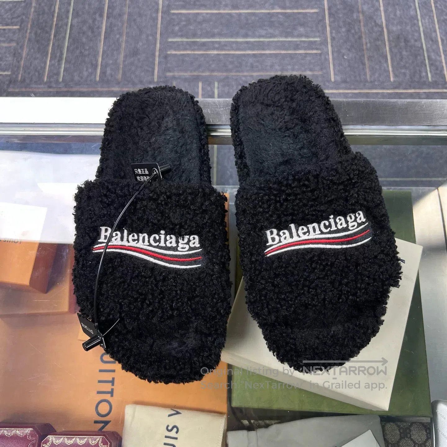 balenciaga wave slippers size 39.