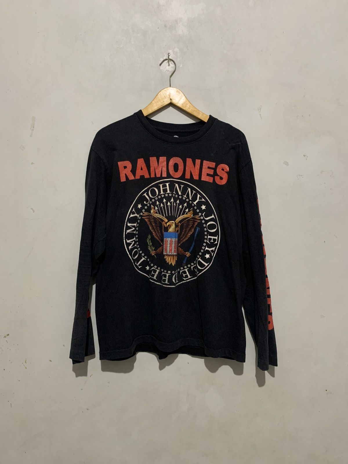 Other Crewneck Long Sleeve Ramones Big Logo Hey Ho USA Vintage Size US L / EU 52-54 / 3 - 1 Thumbnail