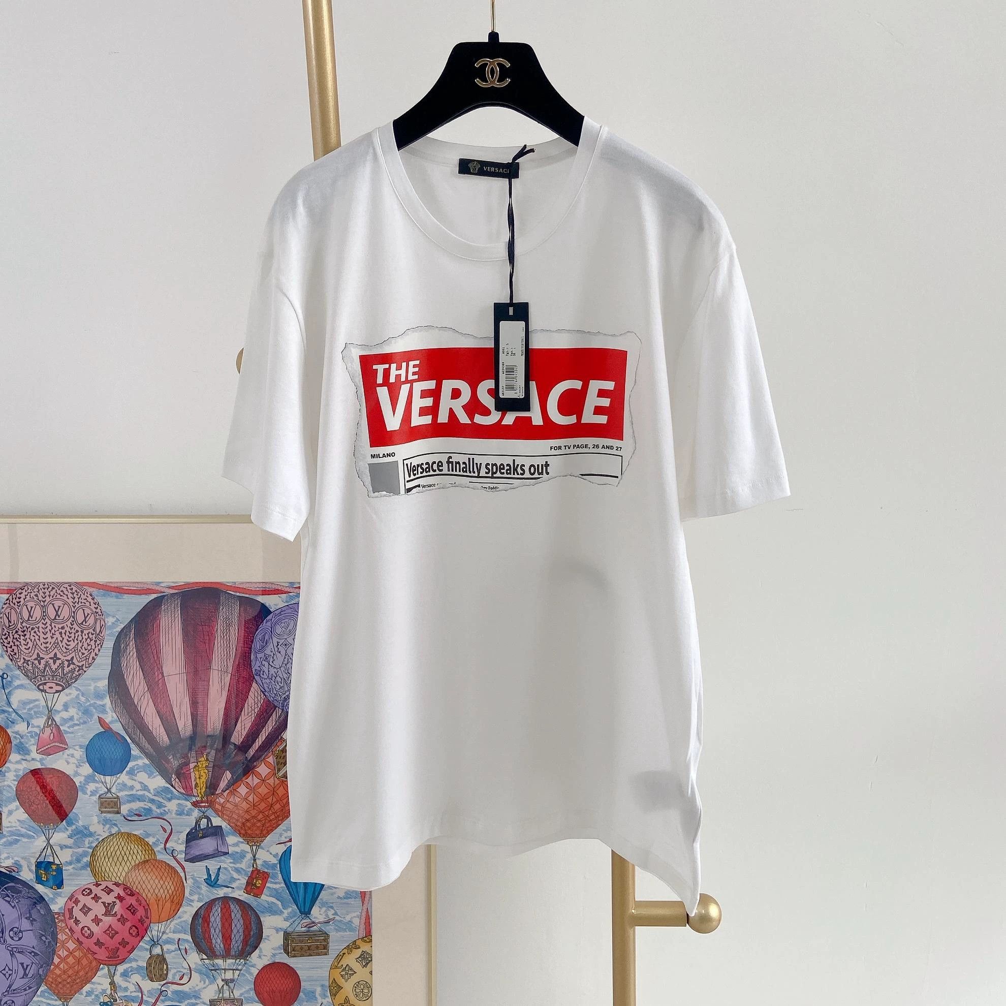 Versace Versace Letter Print White T-Shirt L With Tags Size L / US 10 / IT 46 - 1 Thumbnail