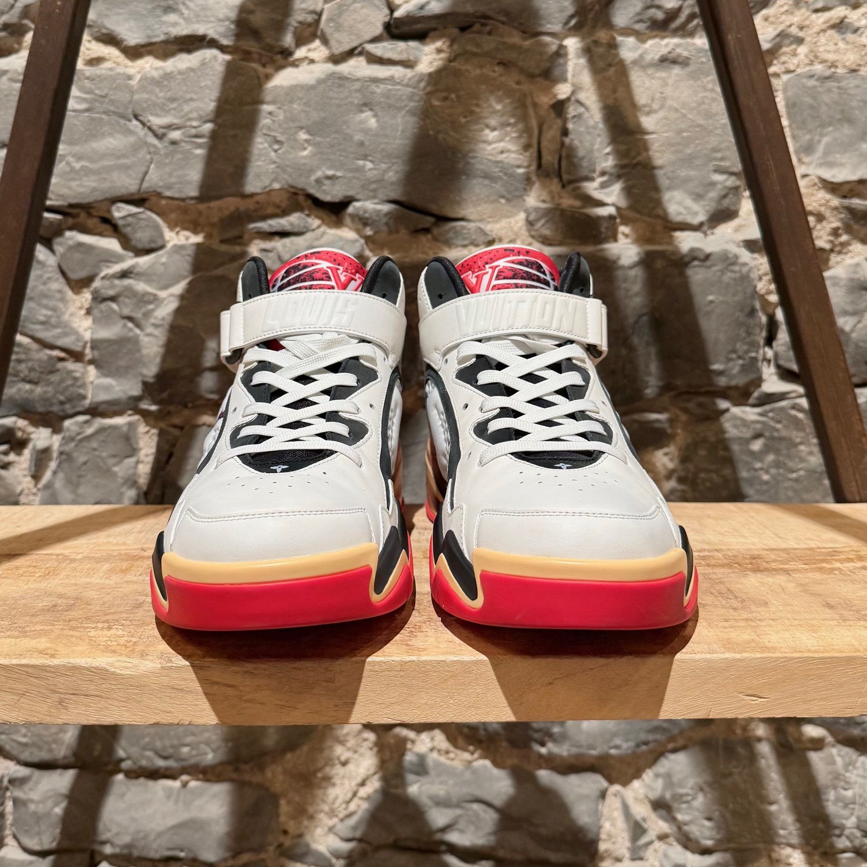 Louis Vuitton Louis Vuitton FW22 White Red Trainer 2 Basketball Sneakers Size US 8.5 / EU 41-42 - 3 Thumbnail