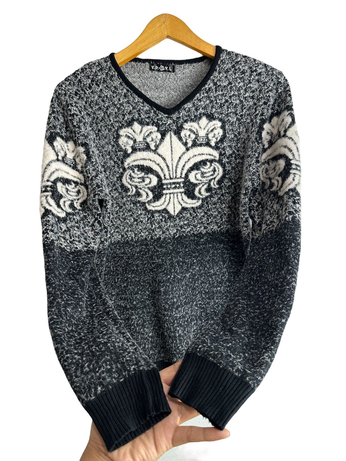 20471120 YPYL KNITWEAR TRIPLE CROSS IFSIX LGB CHROME HEARTS STYLE Size US S / EU 44-46 / 1 - 4 Thumbnail