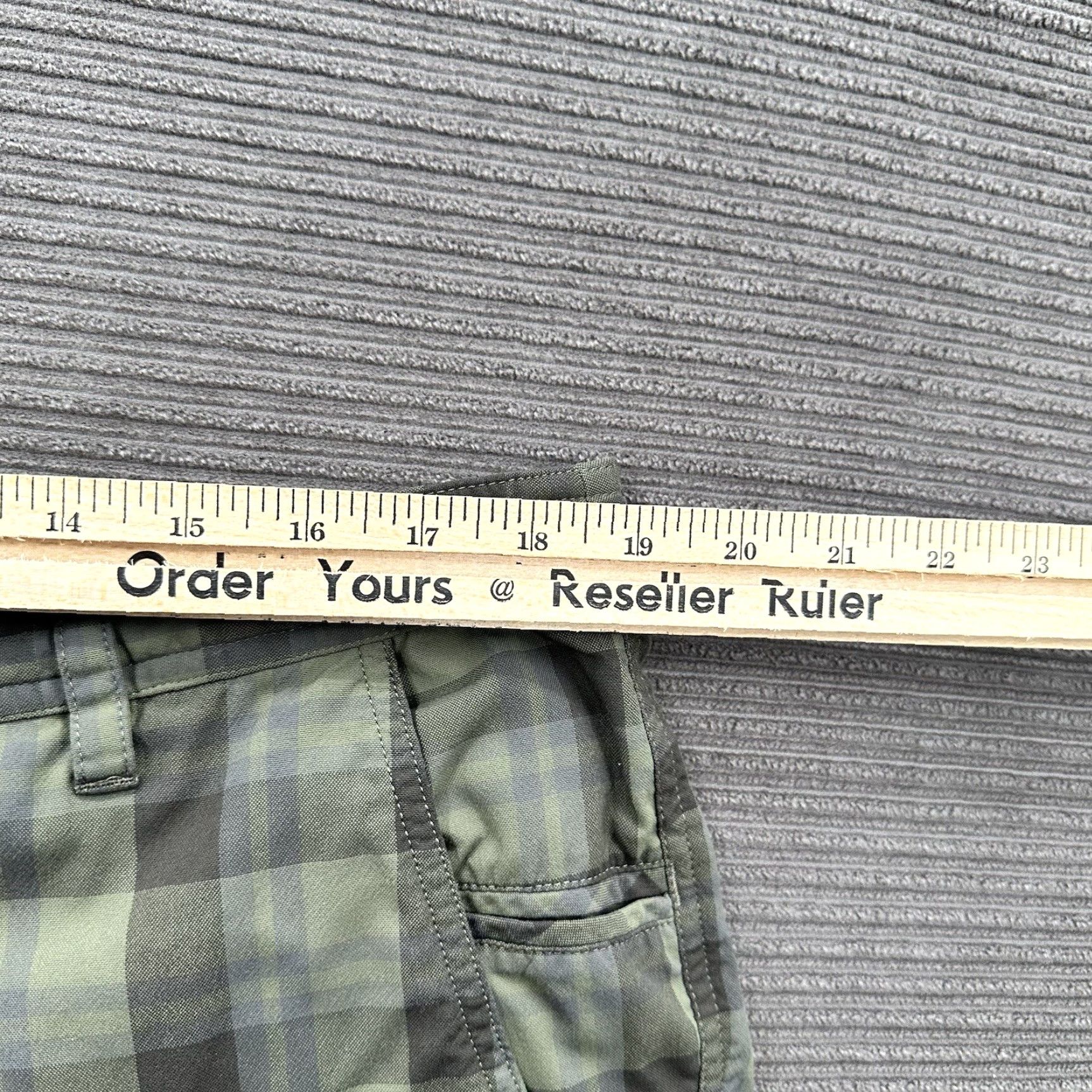 Lululemon Lululemon Chino Shorts Men 38 Green Plaid Casual Outdoor Weekend Travel Multicolor 5-Pocket Logo Pocket Regular Inseam 10 Casual Mens Size US 38 / EU 54 - 4 Thumbnail