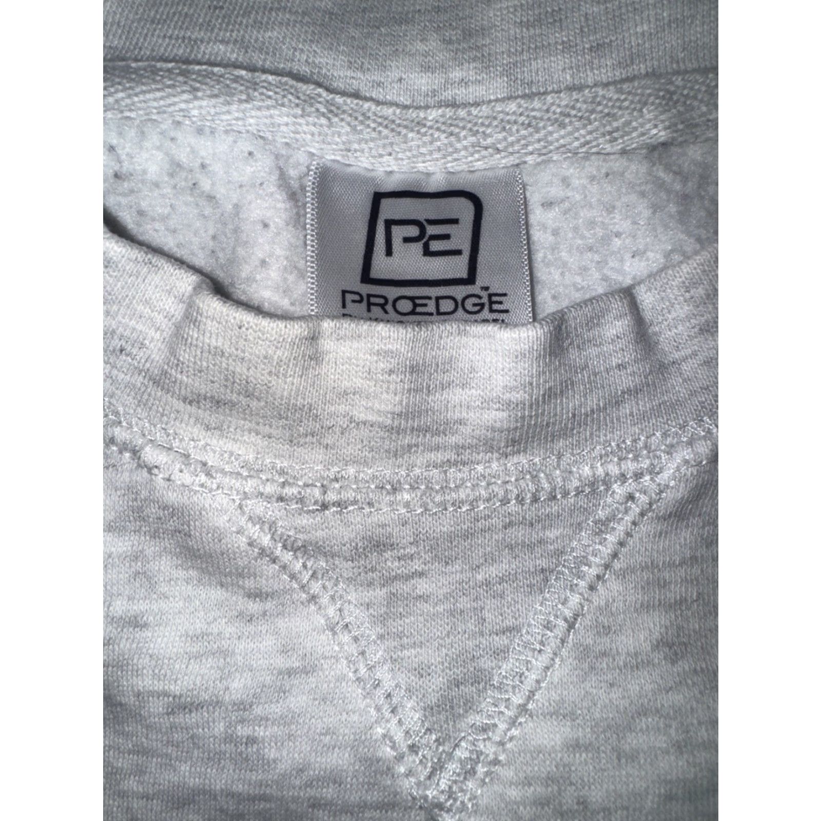 FELT VINTAGE UCLA Bruins Felt Appliqué Crewneck Sweatshirt Gray M Mens 90s Collegiate Graphic Print Embroidered Logo Crew Neck Size US M / EU 48-50 / 2 - 4 Thumbnail