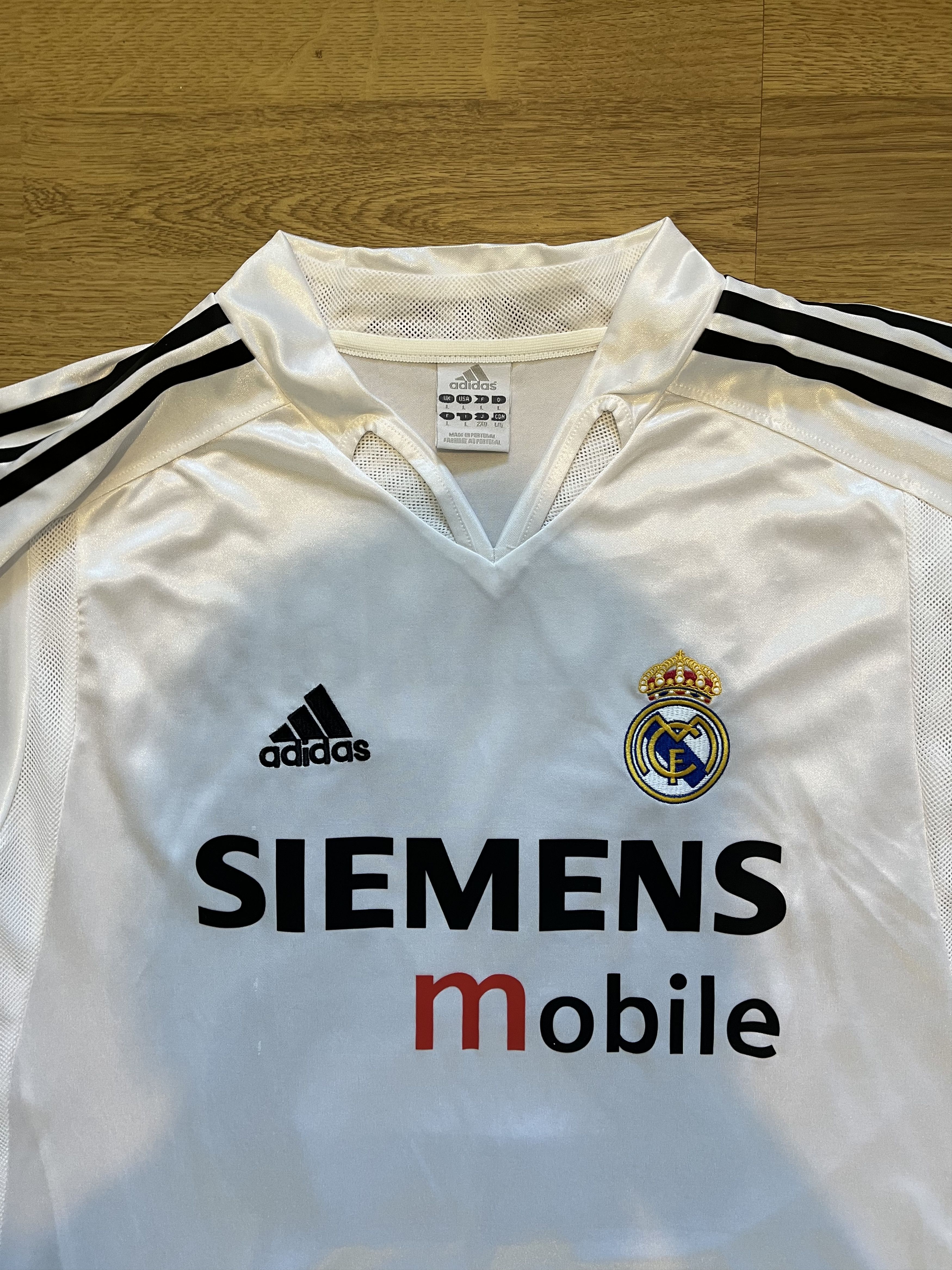 Vintage Real Madrid Beckham 2004 vintage football kit Size US L / EU 52-54 / 3 - 5 Thumbnail