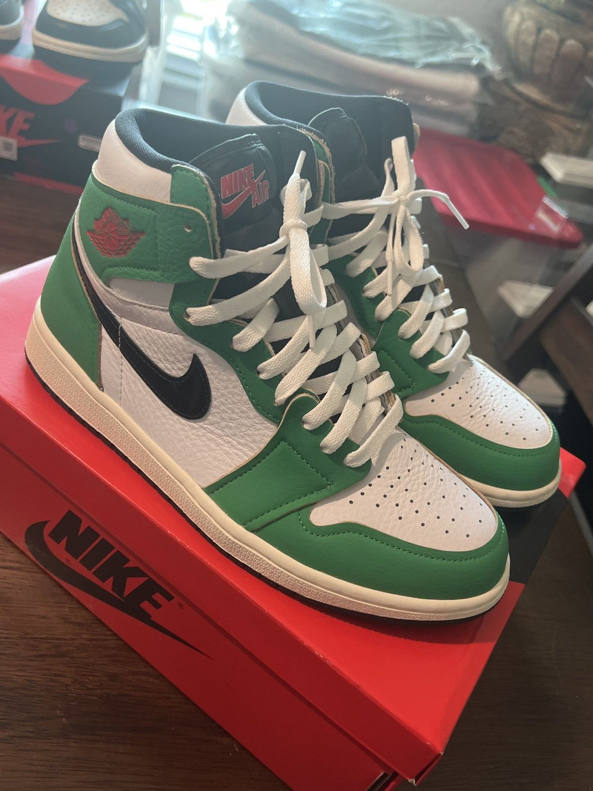 Wmns Air Jordan Retro High OG 'Lucky Green'
