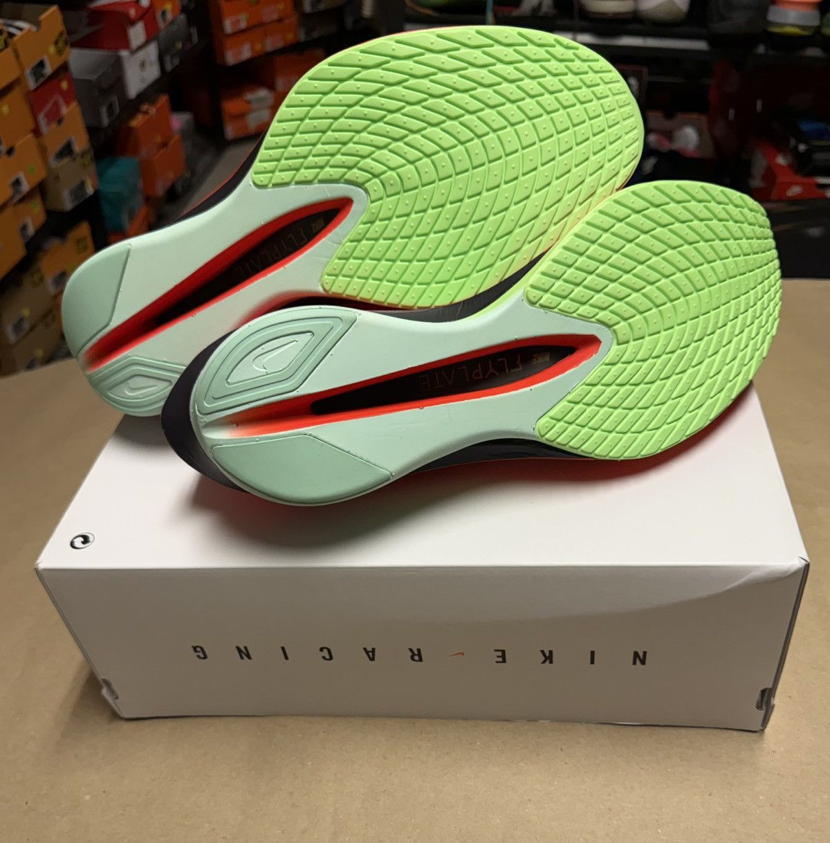 Nike Nike Zoom X Vaporfly Next 4% Bright Crimson Men’s 15 NEW! Size US 15 / EU 48 - 5 Thumbnail