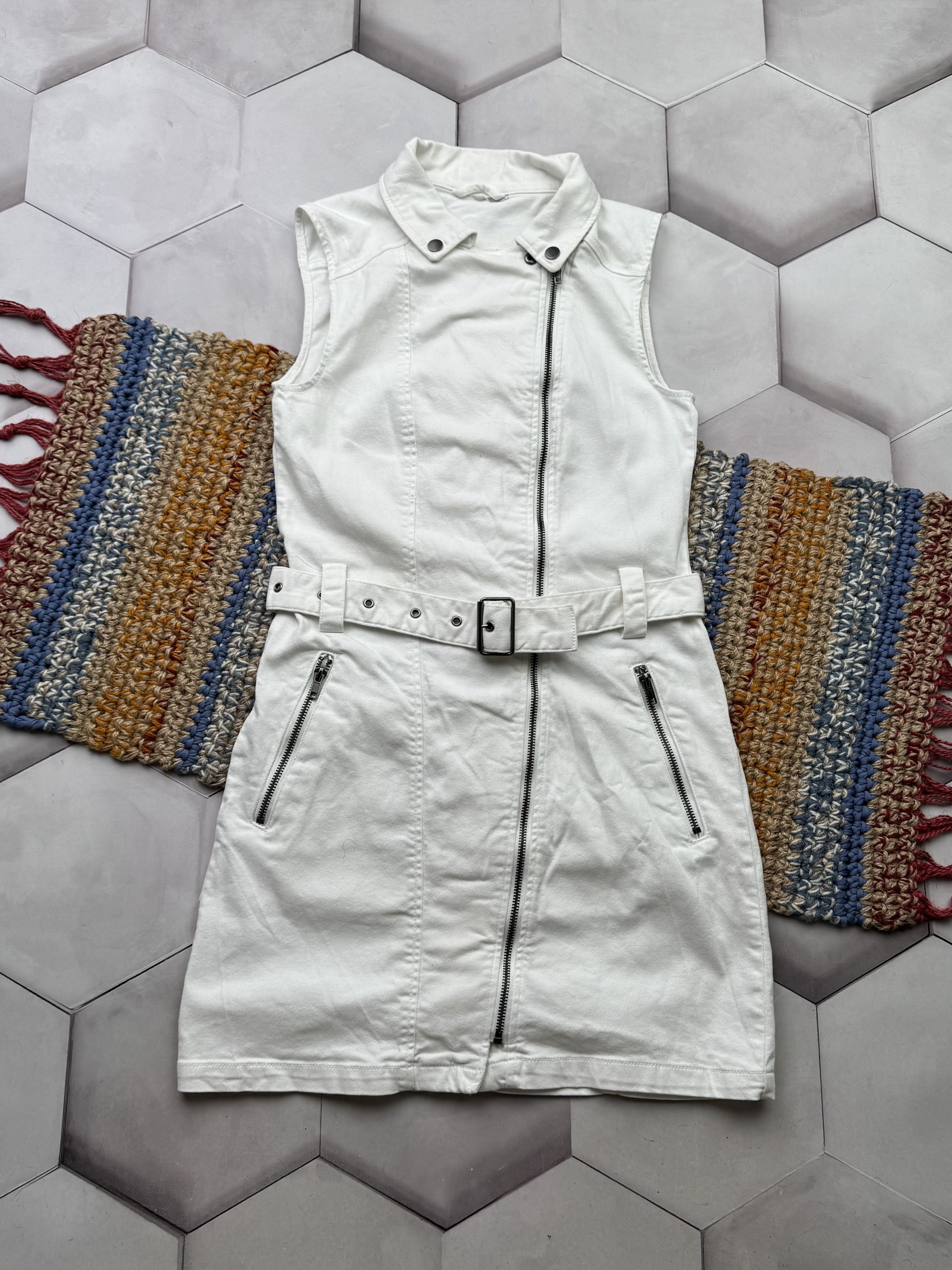 Japanese Brand Vintage Denim Dress With Belt (E4) Size XS / US 0-2 / IT 36-38 - 1 Thumbnail