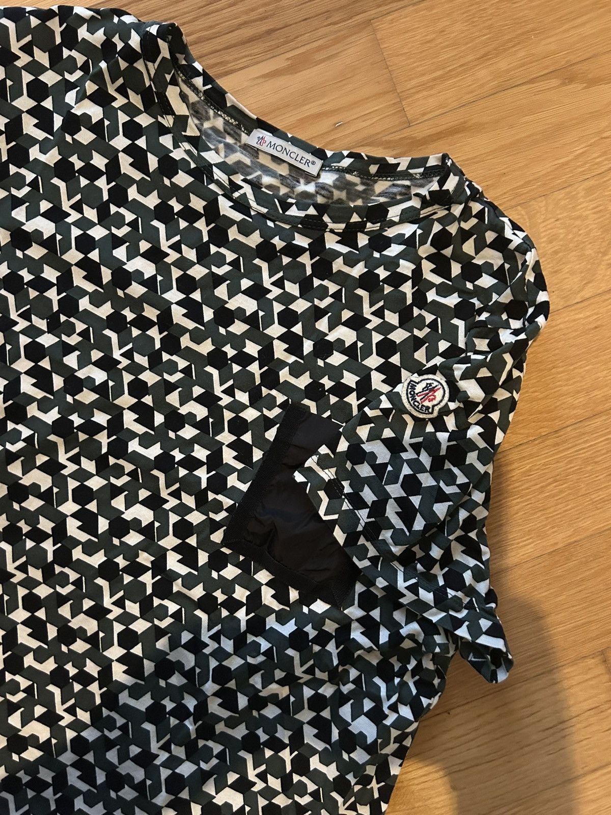 Moncler Moncler Camo Tee Size US S / EU 44-46 / 1 - 3 Thumbnail