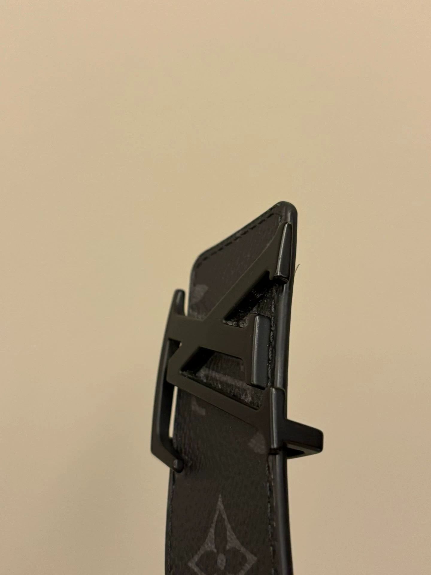 Louis Vuitton Louis Vuitton monogram black leather belt Size ONE SIZE - 4 Thumbnail