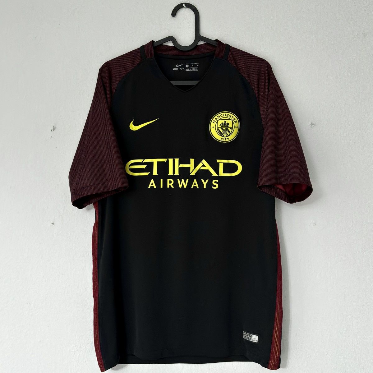 Nike 2016 2017 Manchester City Nike Away Kit Soccer Jersey Shirt Size US M / EU 48-50 / 2 - 3 Thumbnail