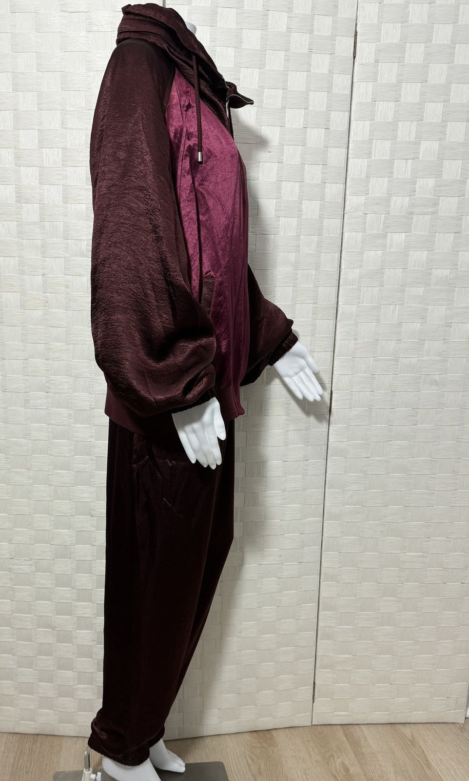 Saint Laurent Paris Saint Laurent Tonal Satin Jacket in Burgundy/Maroon/Bordeaux Size US L / EU 52-54 / 3 - 6 Thumbnail