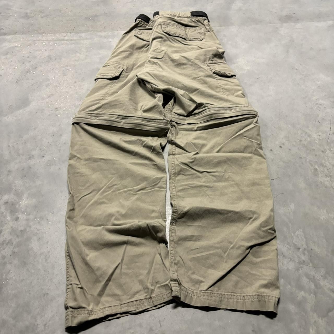Japanese Brand × Vintage Crazy Vintage Y2K/2000s Baggy Khaki Tan Skater Utility Cargo Pants/Shorts! Size US 34 / EU 50 - 4 Thumbnail