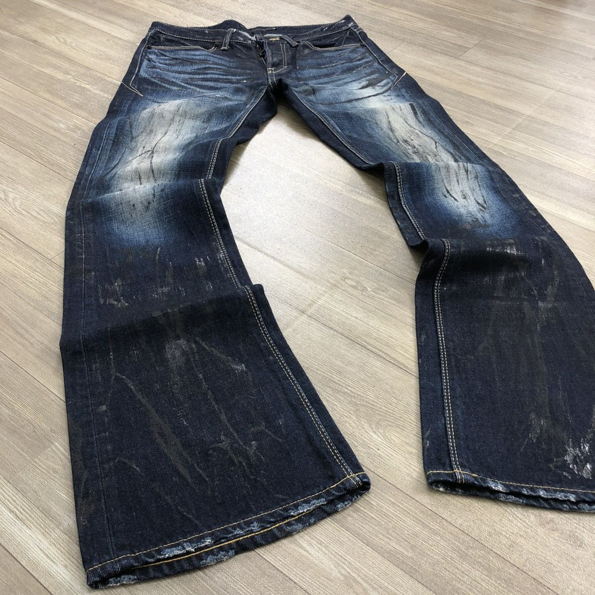 GOSTAR DE FUGA × If Six Was Nine × Tornado Mart 🇯🇵 2000s Fuga Devil Vomits Claw Mark Distressed Flared Jeans Size US 30 / EU 46 - 2 Thumbnail