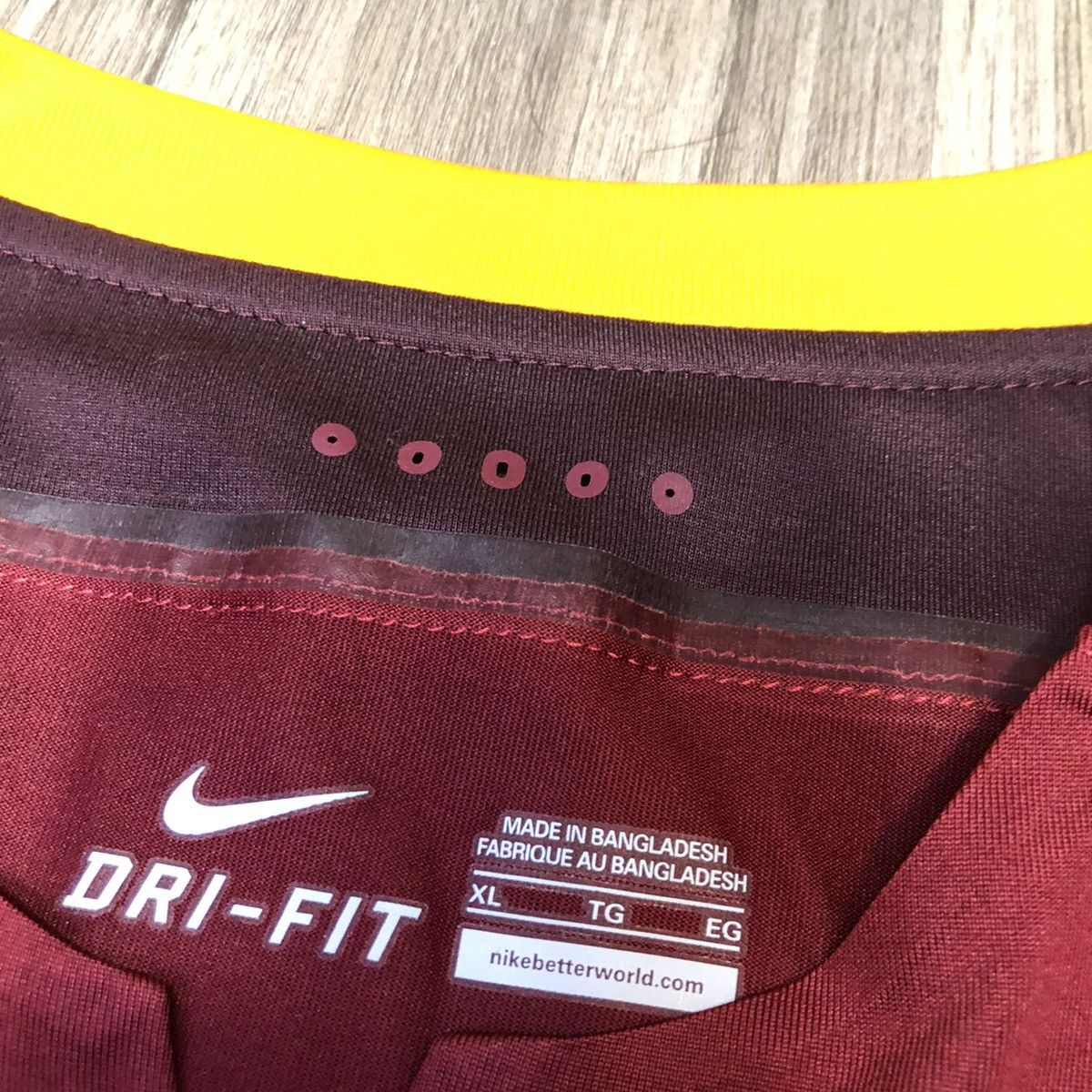 Nike Roma 15/16 player issue home shirt #10 Totti Size US XL / EU 56 / 4 - 9 Thumbnail