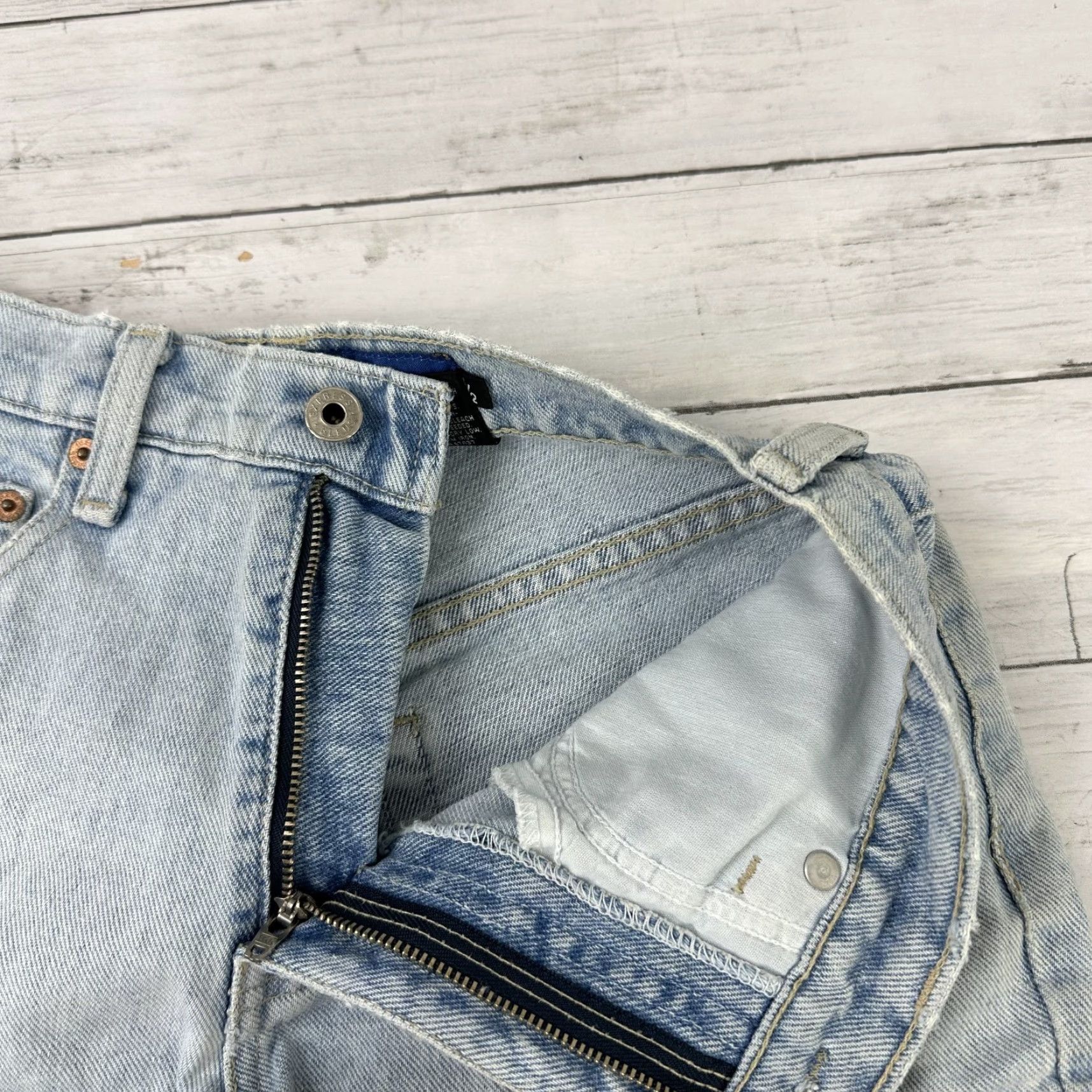 Express VINTAGE Express Blues Jeans Shorts Womens Size 1/2 Blue Denim Bermuda 90s Casual Womens Size 25" / US 0 / IT 36 - 7 Thumbnail