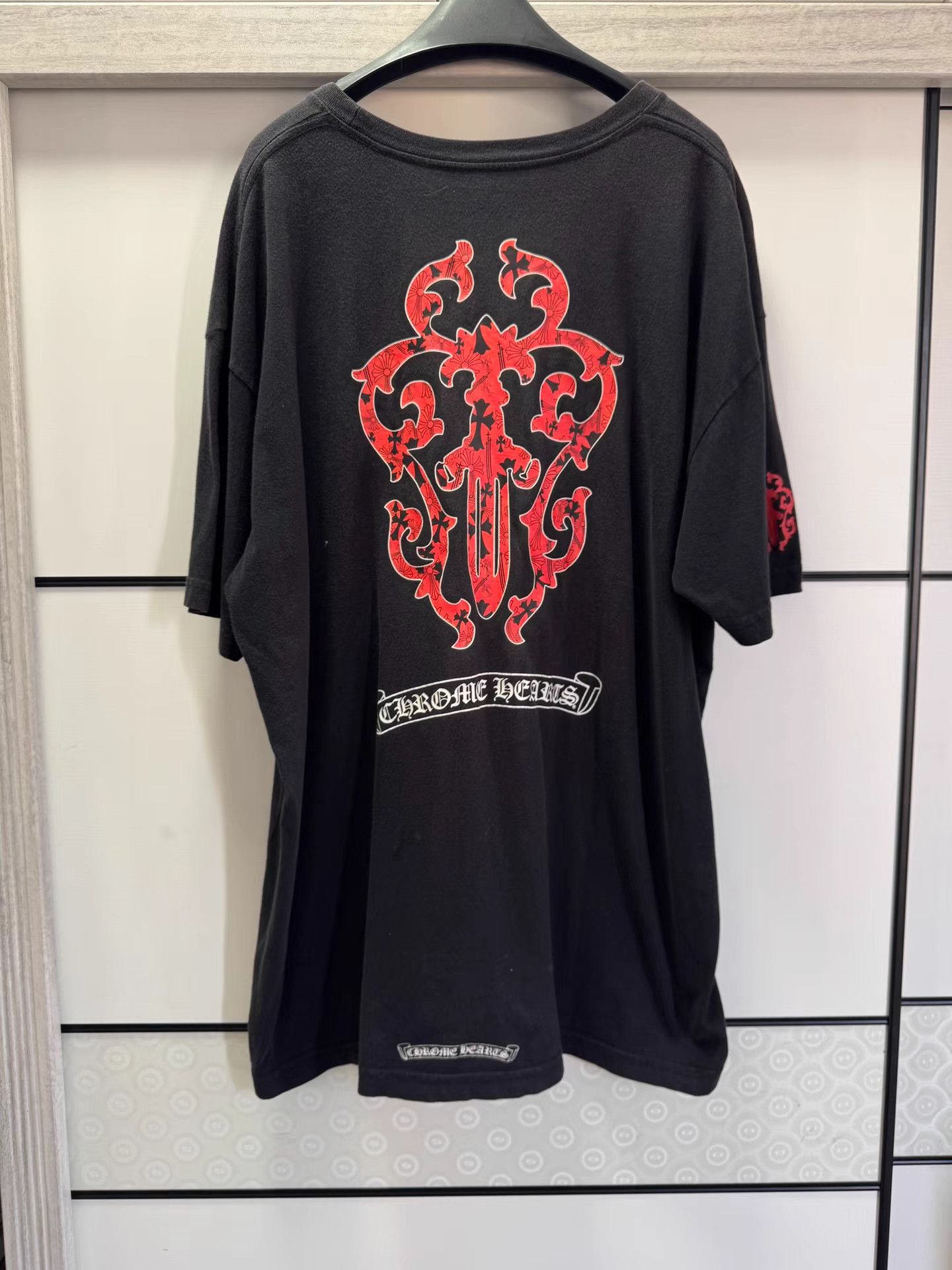 Chrome Hearts Chrome Hearts Red Vine Dagger T-Shirt Size US XXL / EU 58 / 5 - 1 Thumbnail