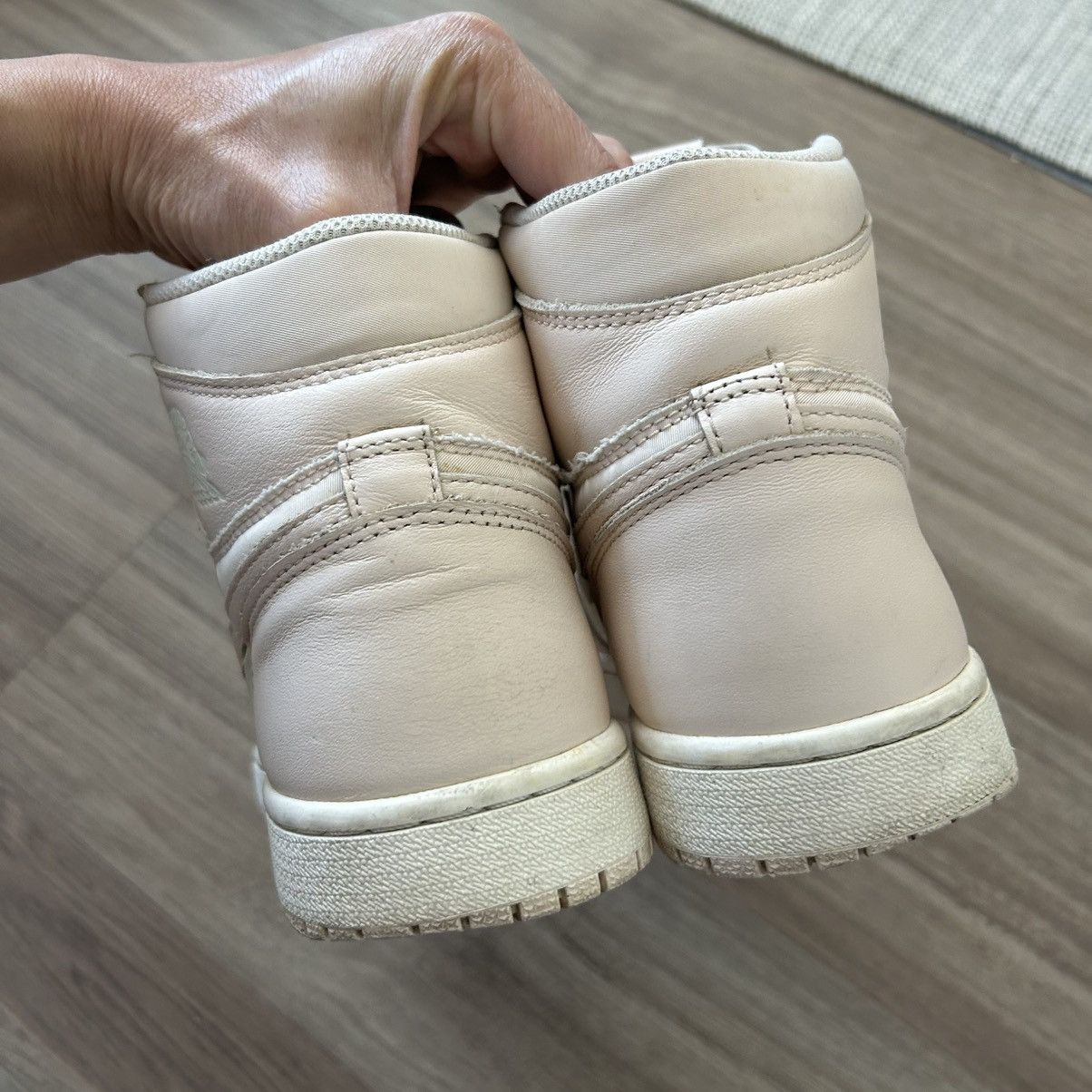 Jordan Brand 2018 Air Jordan 1 ‘Guava Ice’ High sz 7.5M Size US 7.5 / EU 40-41 - 5 Thumbnail