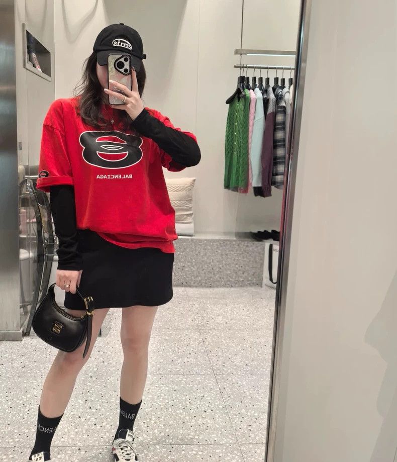 Balenciaga Balenciaga 25th red mesh short sleeve Size US S / EU 44-46 / 1 - 7 Thumbnail