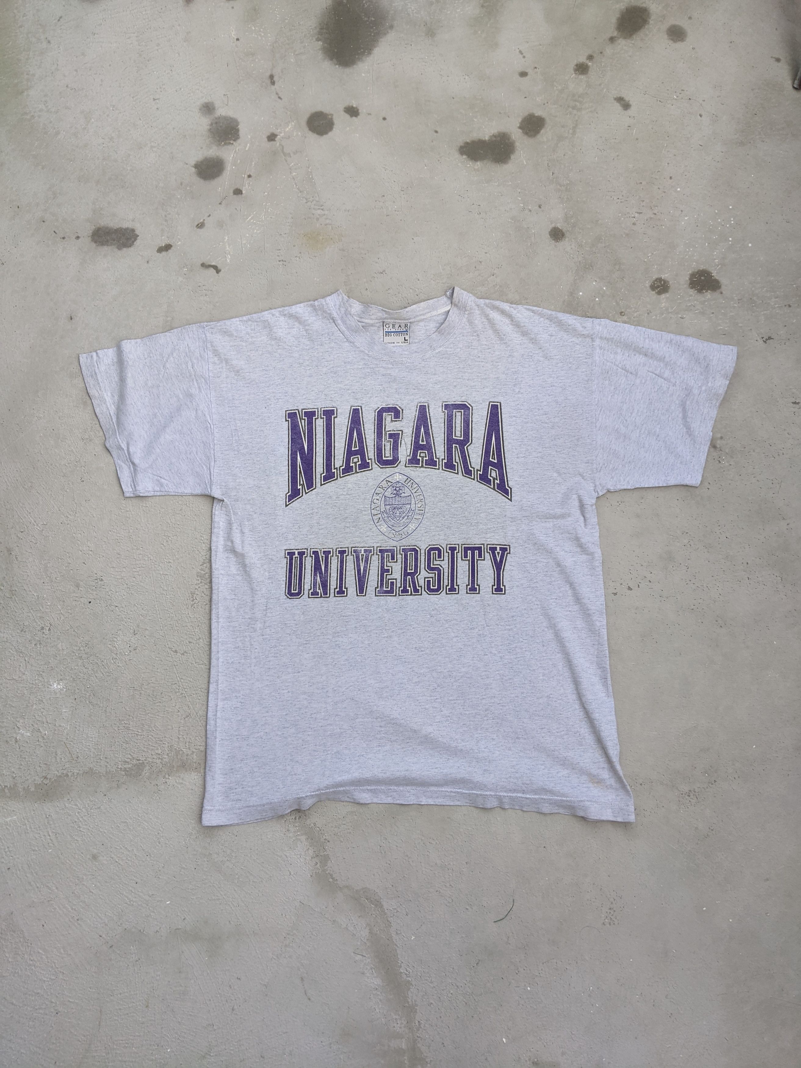 Other vintage niagara university Size US L / EU 52-54 / 3 - 1 Thumbnail