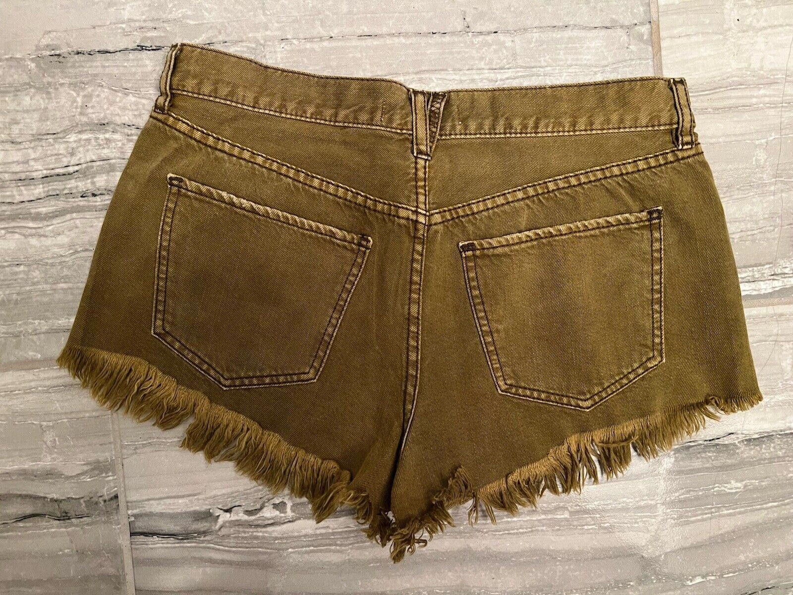 Free People Free People We the Free Cutoff Raw Hem Shorts Button Fly Size 28" / US 6 / IT 42 - 4 Thumbnail