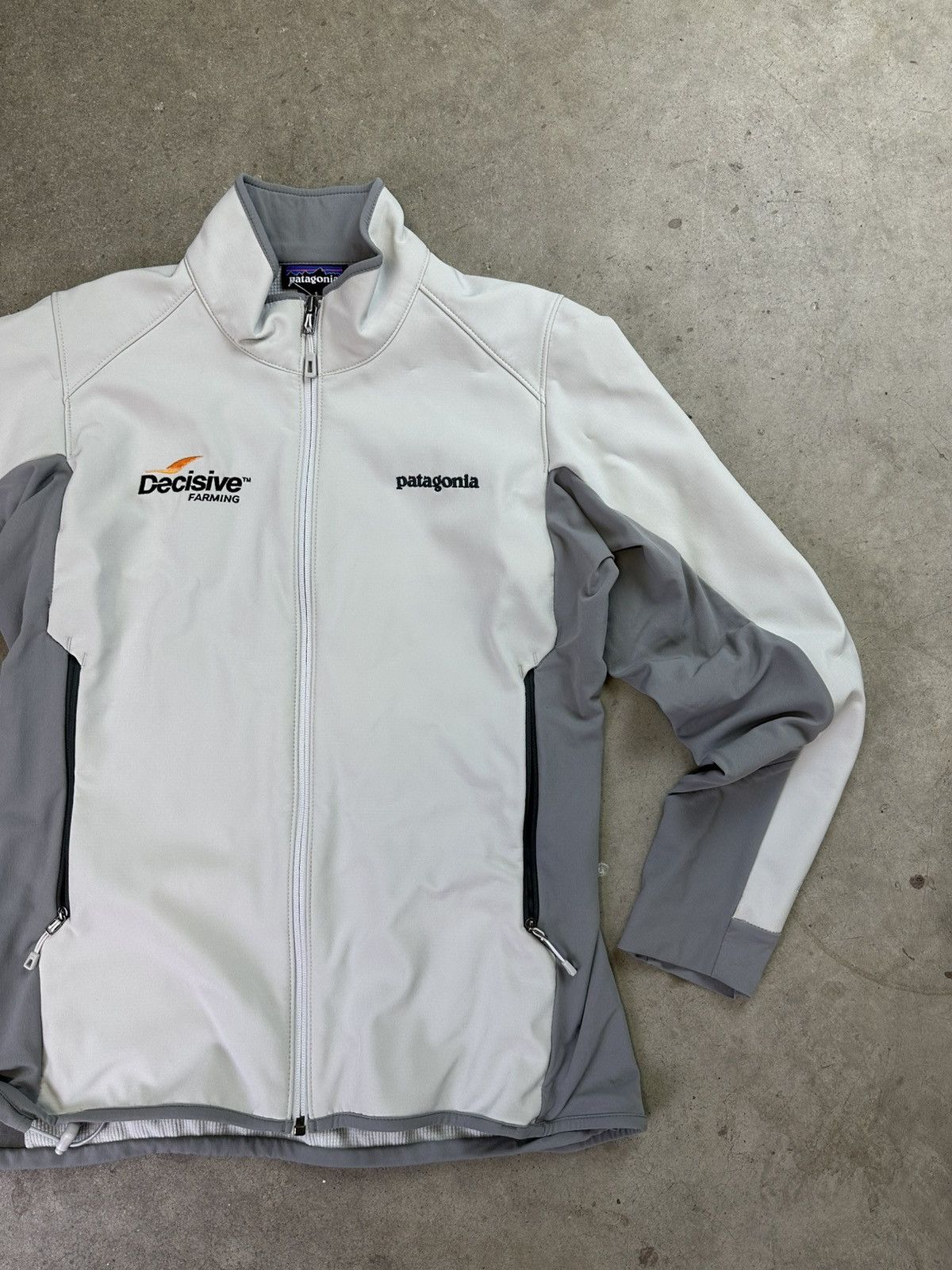 Patagonia Patagonia Light Jacket Zip Up Small Company Embroidered Size US S / EU 44-46 / 1 - 2 Thumbnail