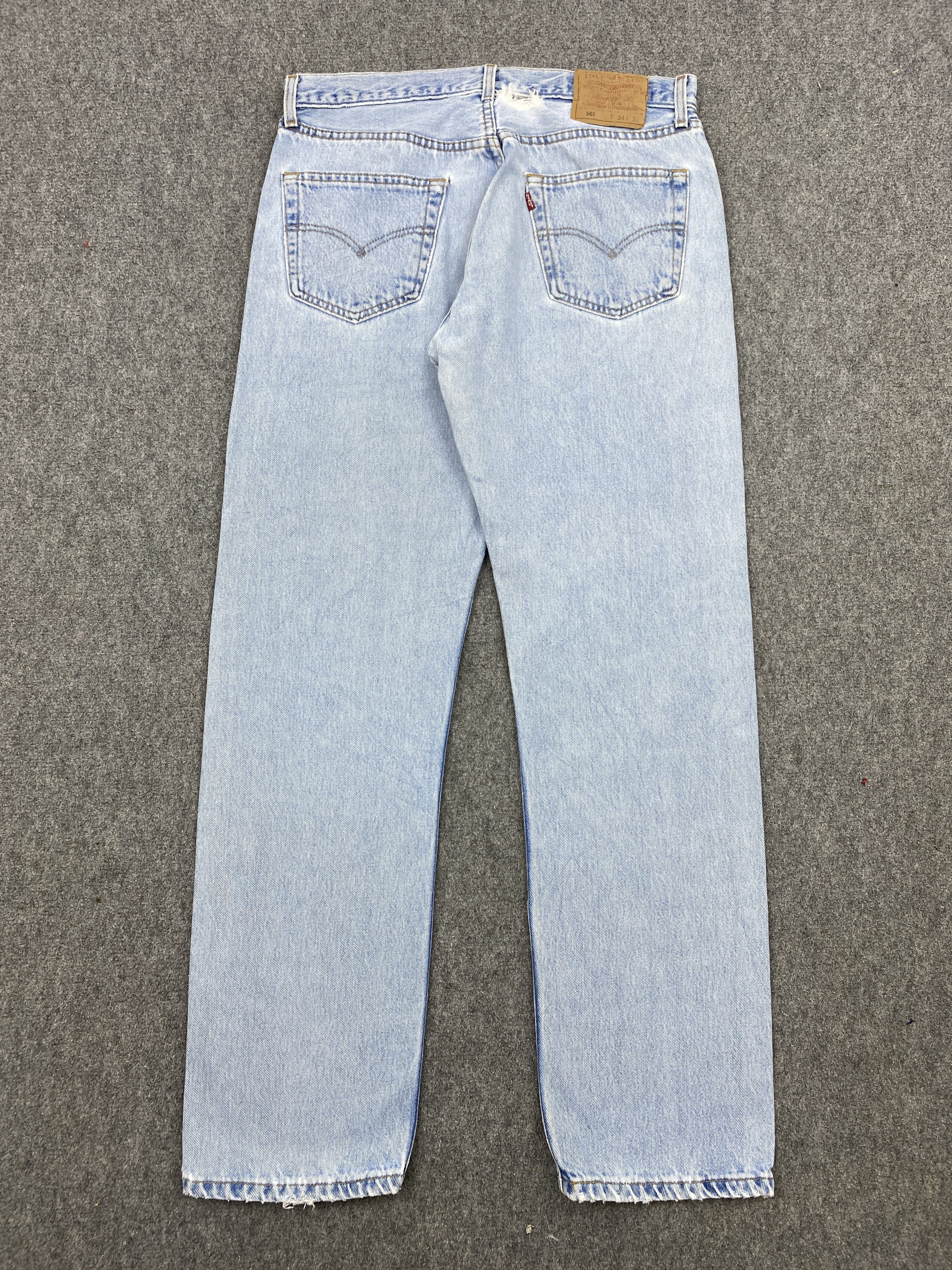Levi's 90s Vintage Levis 501 Light WashnJeans DP2839 Size US 32 / EU 48 - 3 Thumbnail