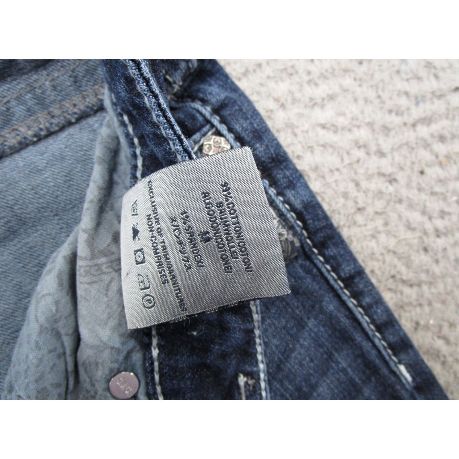Silver Jeans Co. Silver Jeans Co Aiko Bootcut Blue Stretch Denim Jeans Women's 31x31 Y2K Size 31 Blue Bootcut Denim Women’s Jeans Y2K Stretch Aiko Silver Jeans Co Size 24" / US 00 / IT 34 - 6 Thumbnail